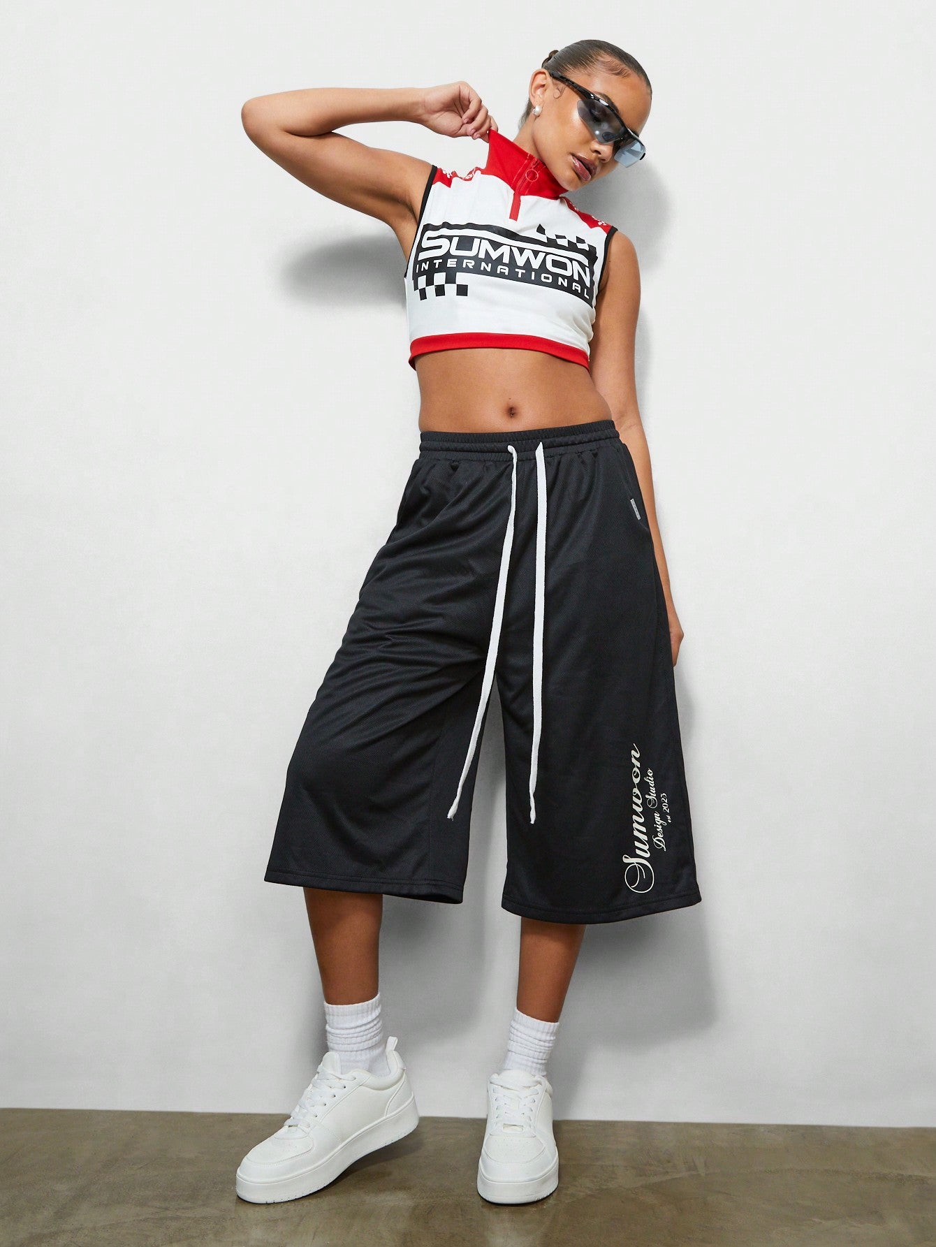 SUMWON WOMEN Mesh Jort With Drawcords & Letter Graphic Print