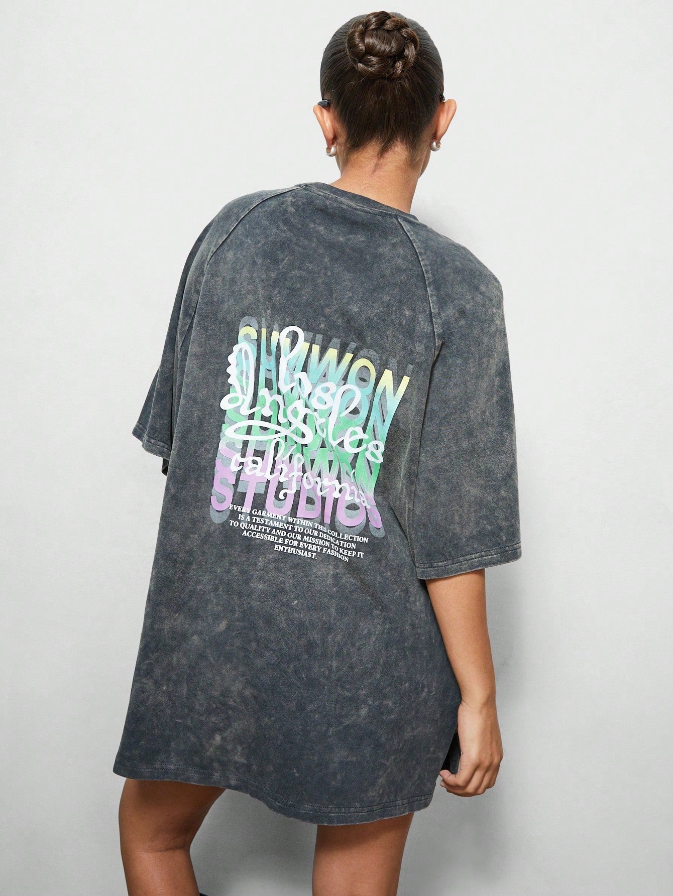 SUMWON WOMEN Washed Raglan Longline Side Split Tee With Embroidery Print