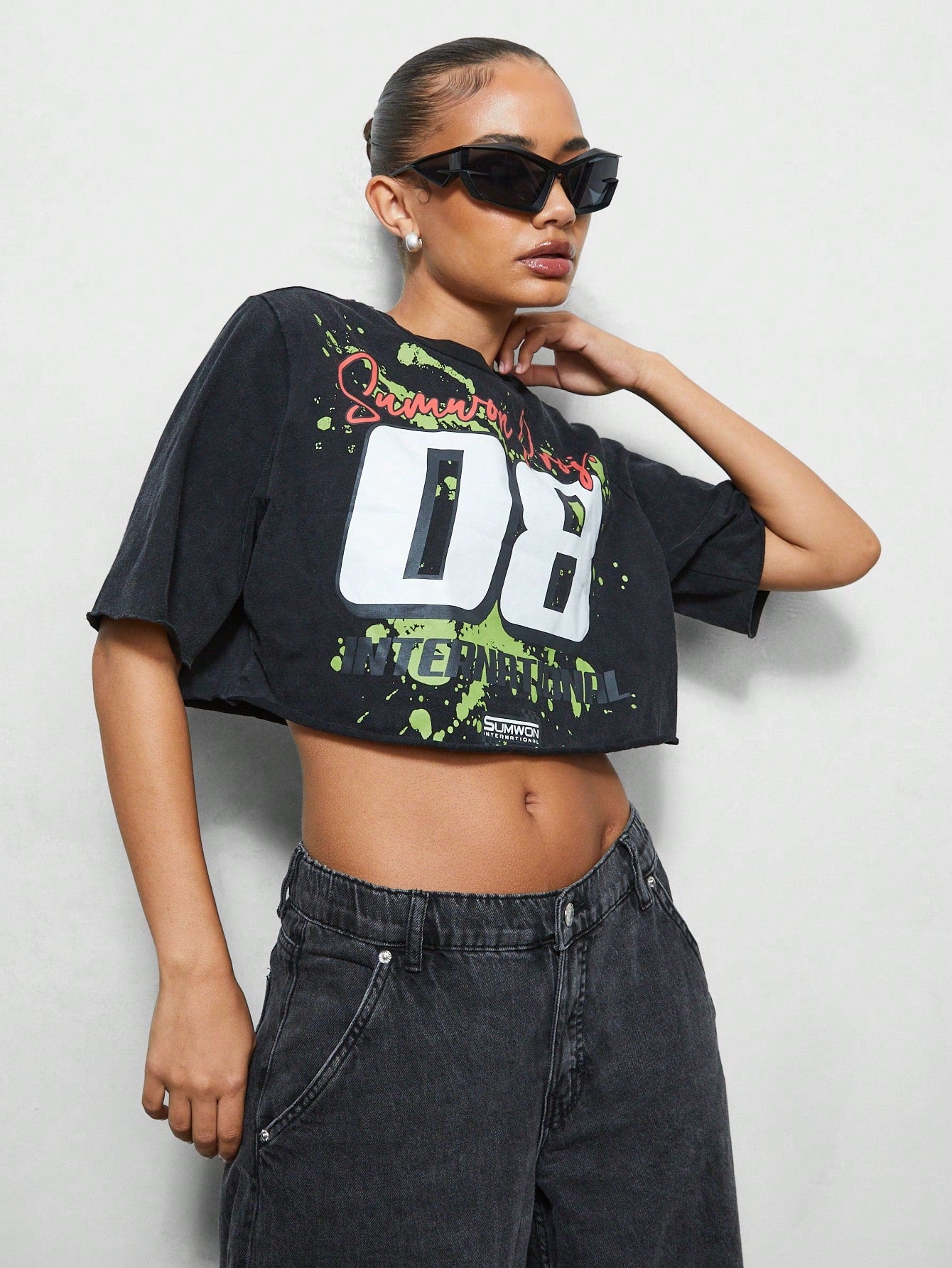 SUMWON WOMEN Crop Fit Washed Graphic Print Tee