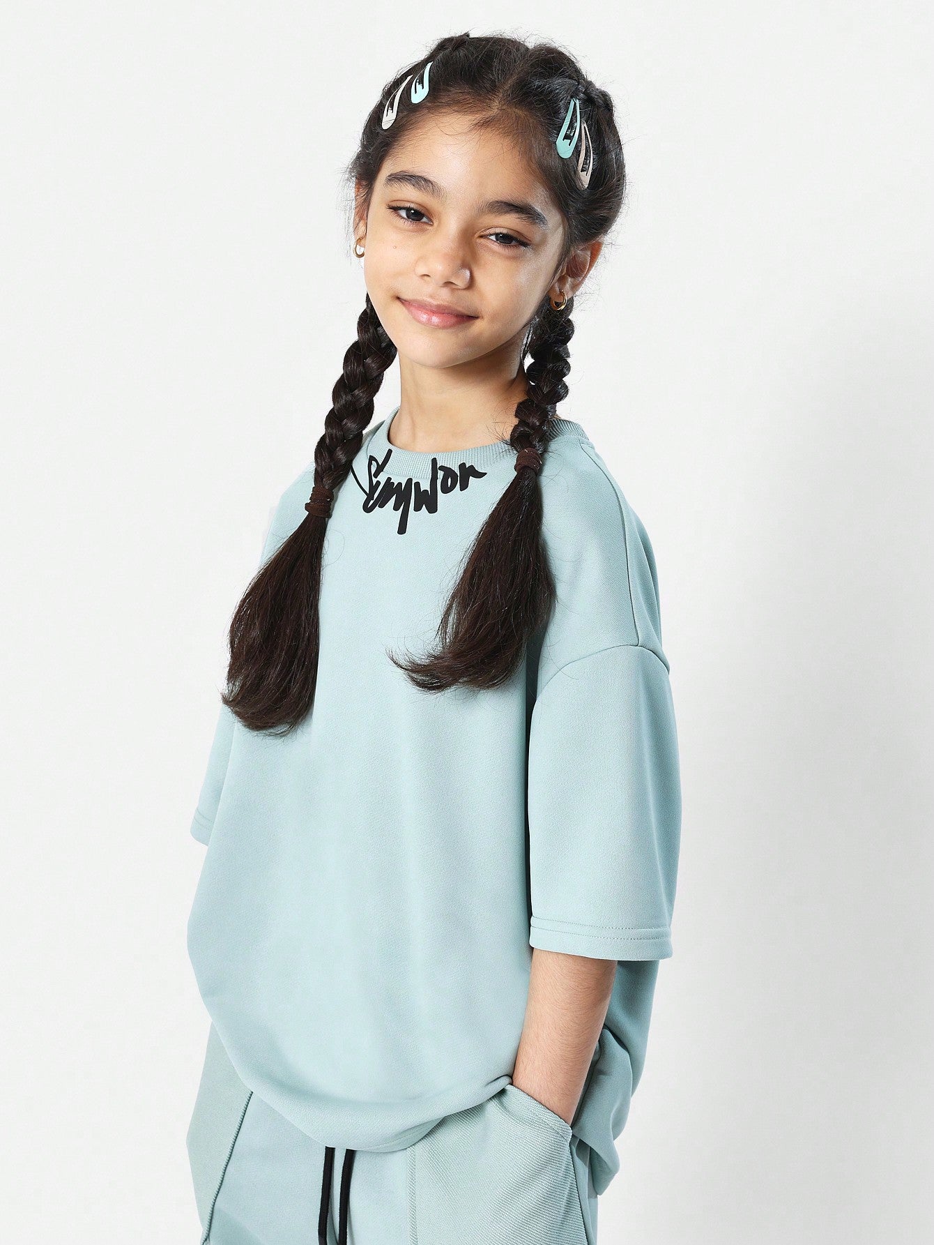 Tween Girls Oversized Fit Collar Graphic Print Tee With Short 2 Piece Set