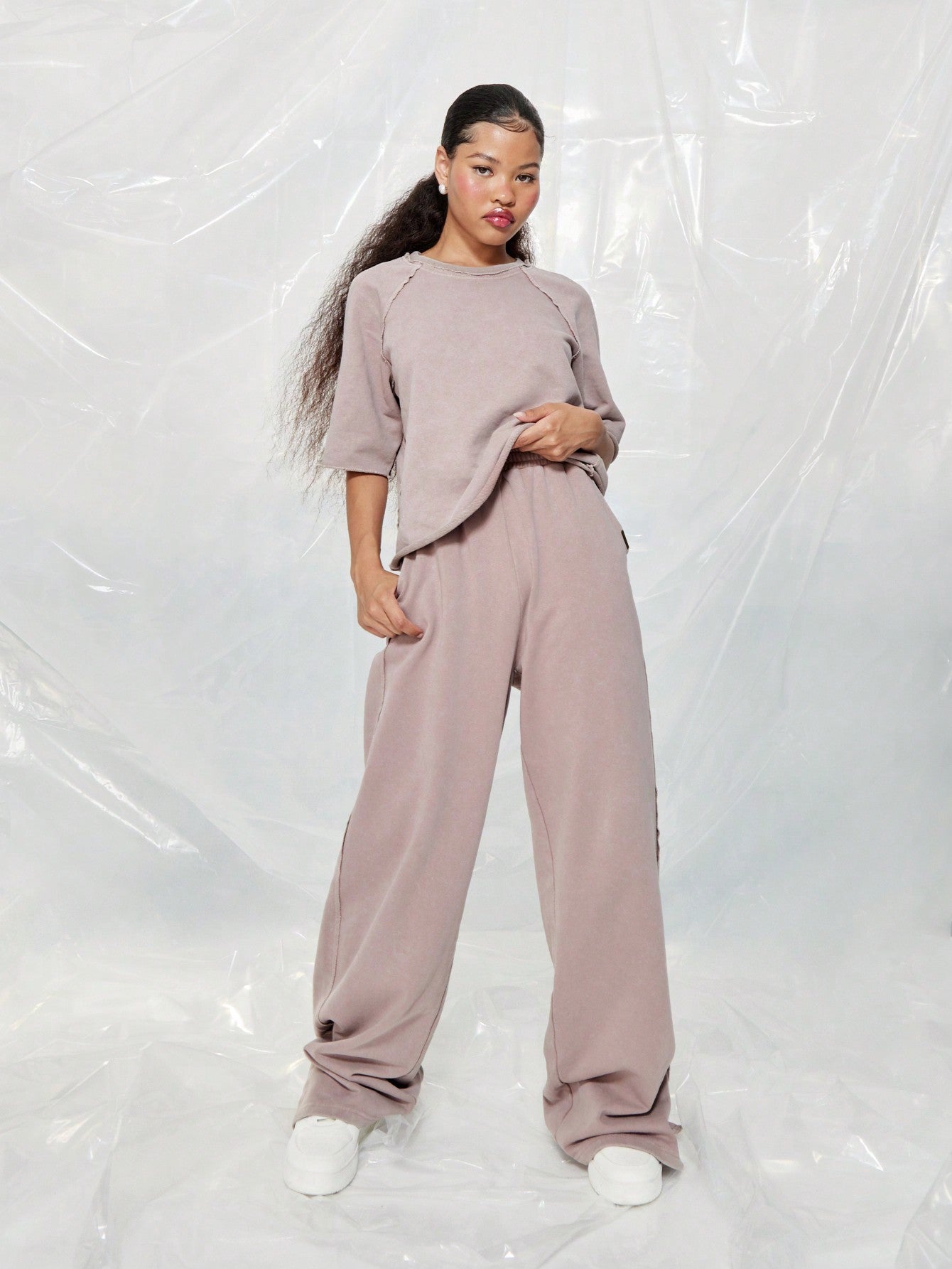 SUMWON WOMEN Washed Raglan Tee And Wide Leg Sweatpants With Slit & Exposed Raw Edge Seam