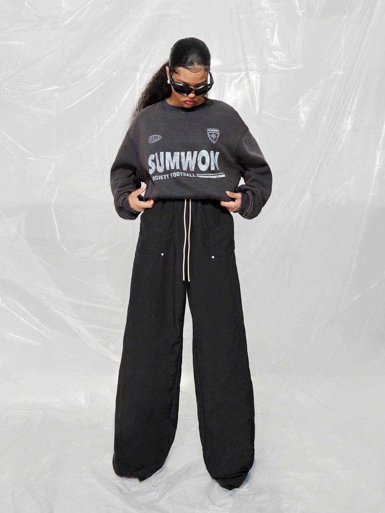 SUMWON WOMEN Washed Crew Neck Sweatshirt With Front Graphic Print