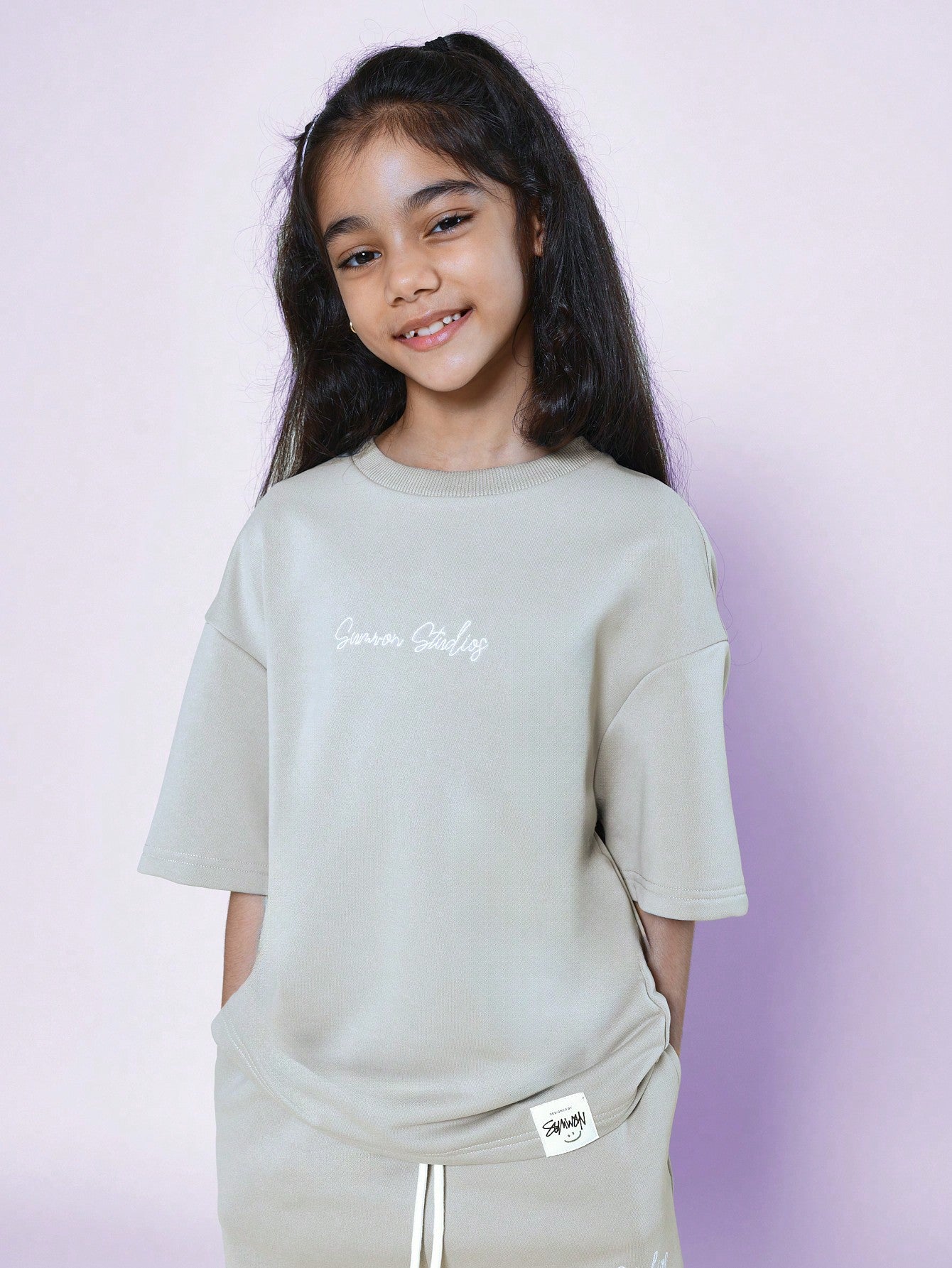 Tween Girls Oversized Fit Tee And Jogger With Small Graphic Print 2 Piece Set