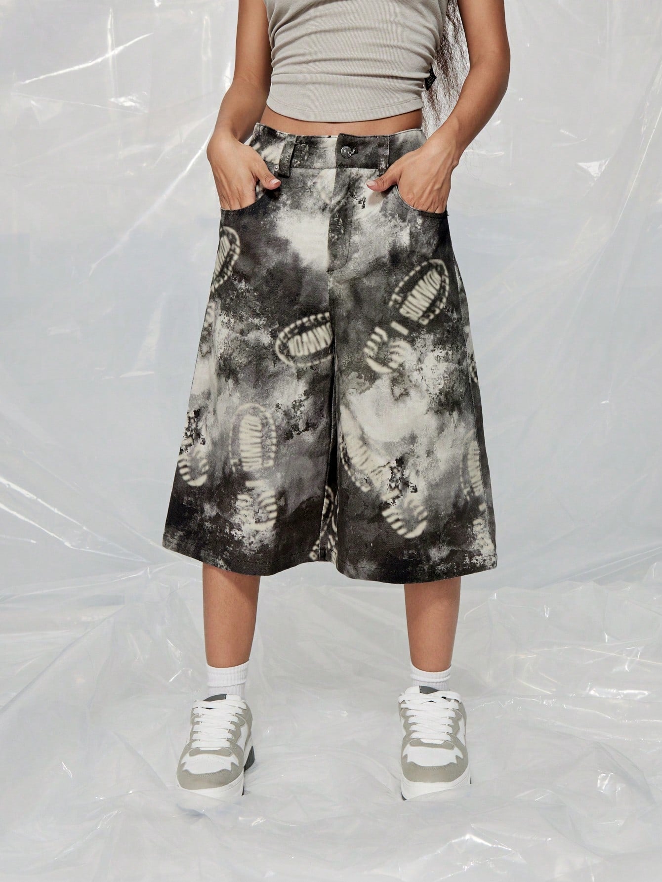 SUMWON WOMEN All Over Printed Wide Leg Jorts