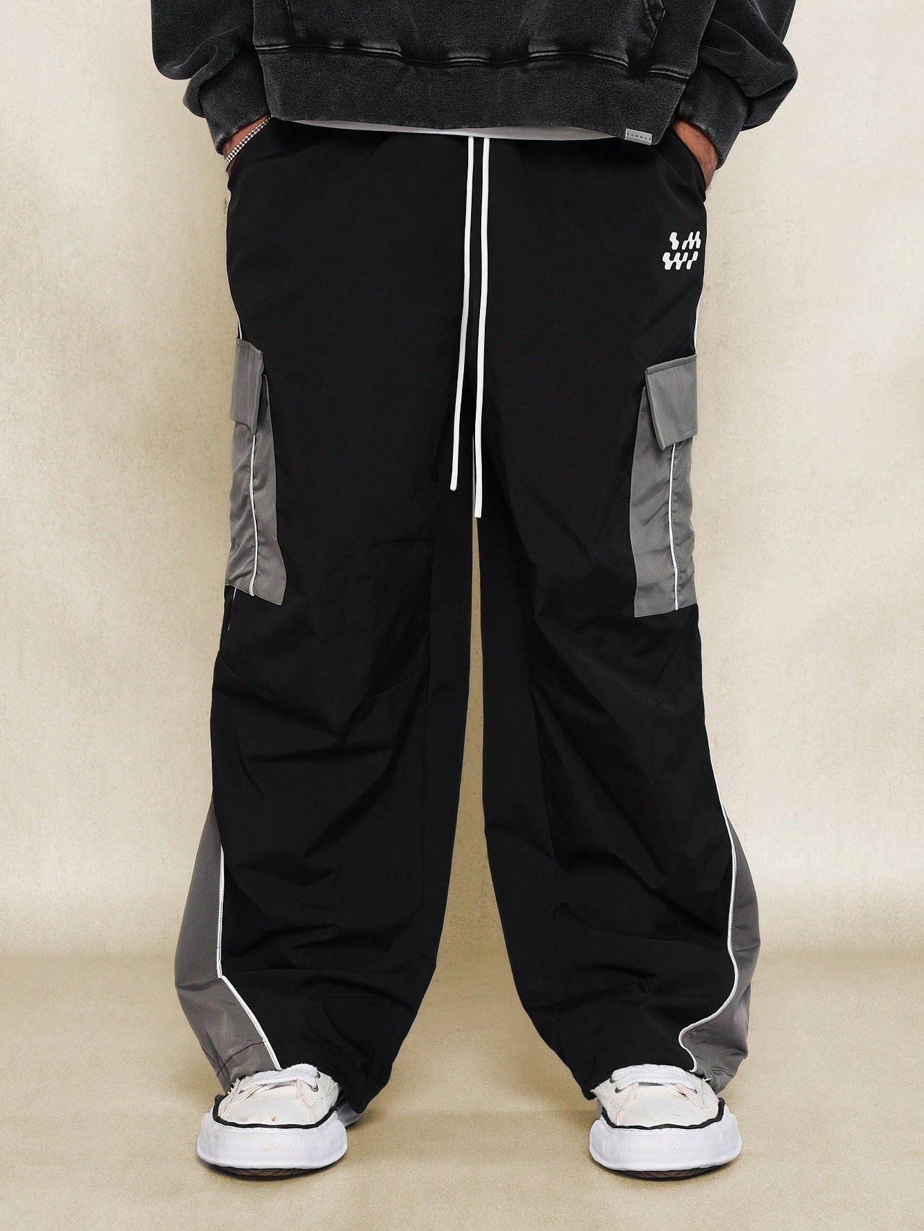 Loose Fit Baggy Colour Block Parachute Cargo Pant With Drawstring & Contrast Piping Detail