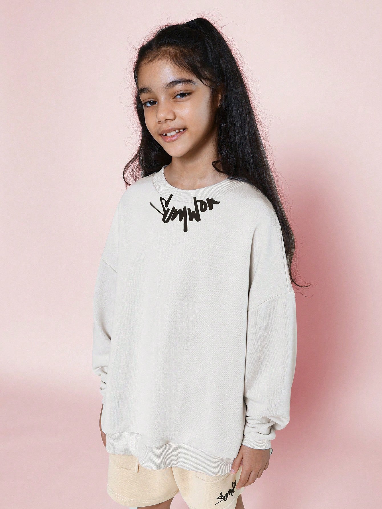 Tween Girls Oversized Crew Neck Shirt With Neck Graphic Print And Short 2 Piece Set