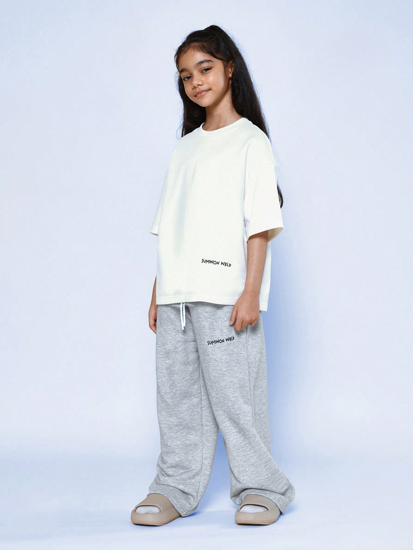 Tween Girls Oversized Fit Tee With NYC Letter & Butterfly Graphic Print And Straight Fit Jogger 2 Piece Set