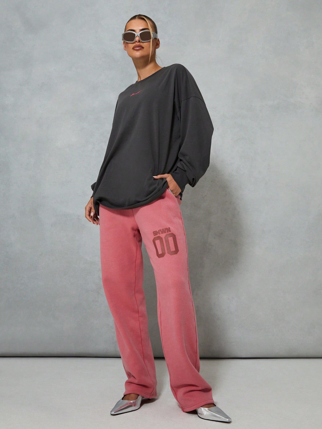 SUMWON WOMEN Wide Leg Washed Sweatpants With Number Graphic Print