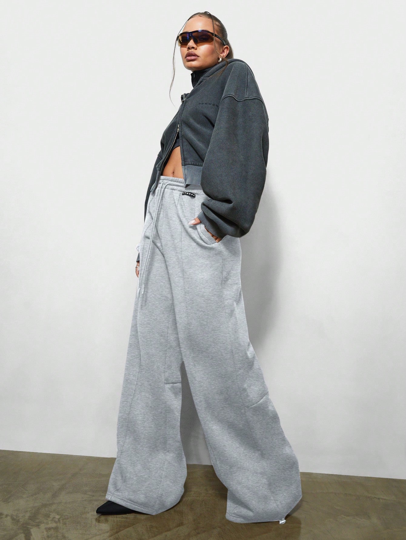 SUMWON WOMEN Wide Leg Sweatpants With Draw Cord & Pintucks Detail