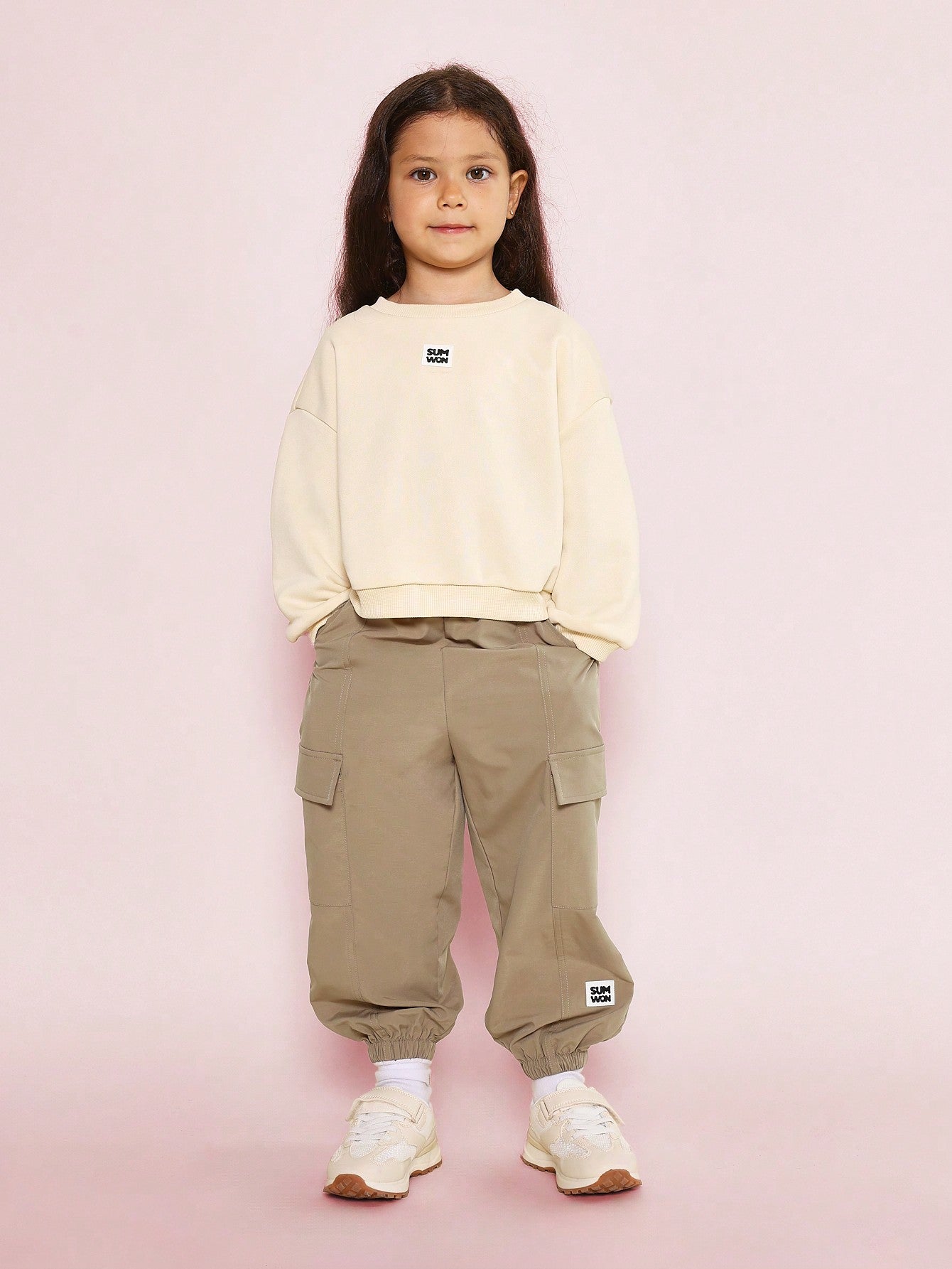 Young Girls Everyday Play Sweatshirt With Cargo Jogger 2 Piece Set With Branded Badge