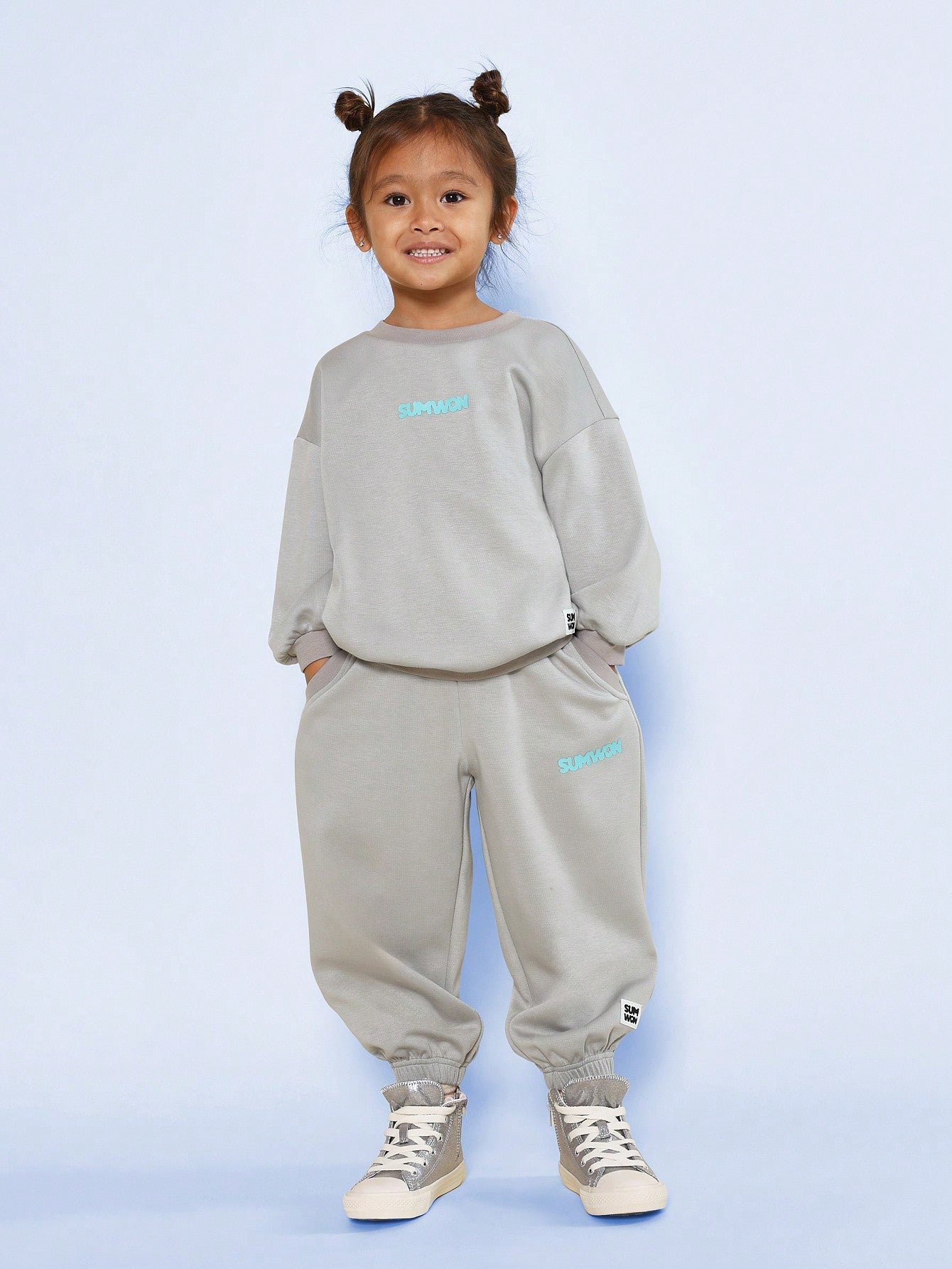 Young Girls Everyday Comfort Oversized Sweatshirt And 90's Sweatpants With Graphic Print 2 Piece Set