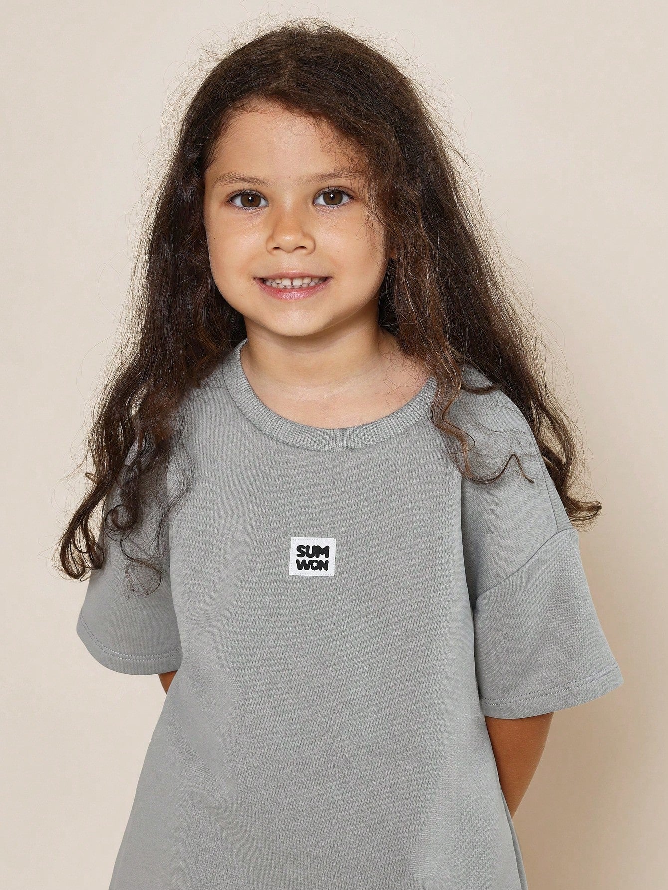 Young Girls Everyday Play Oversized T-Shirt With  Branded Badge