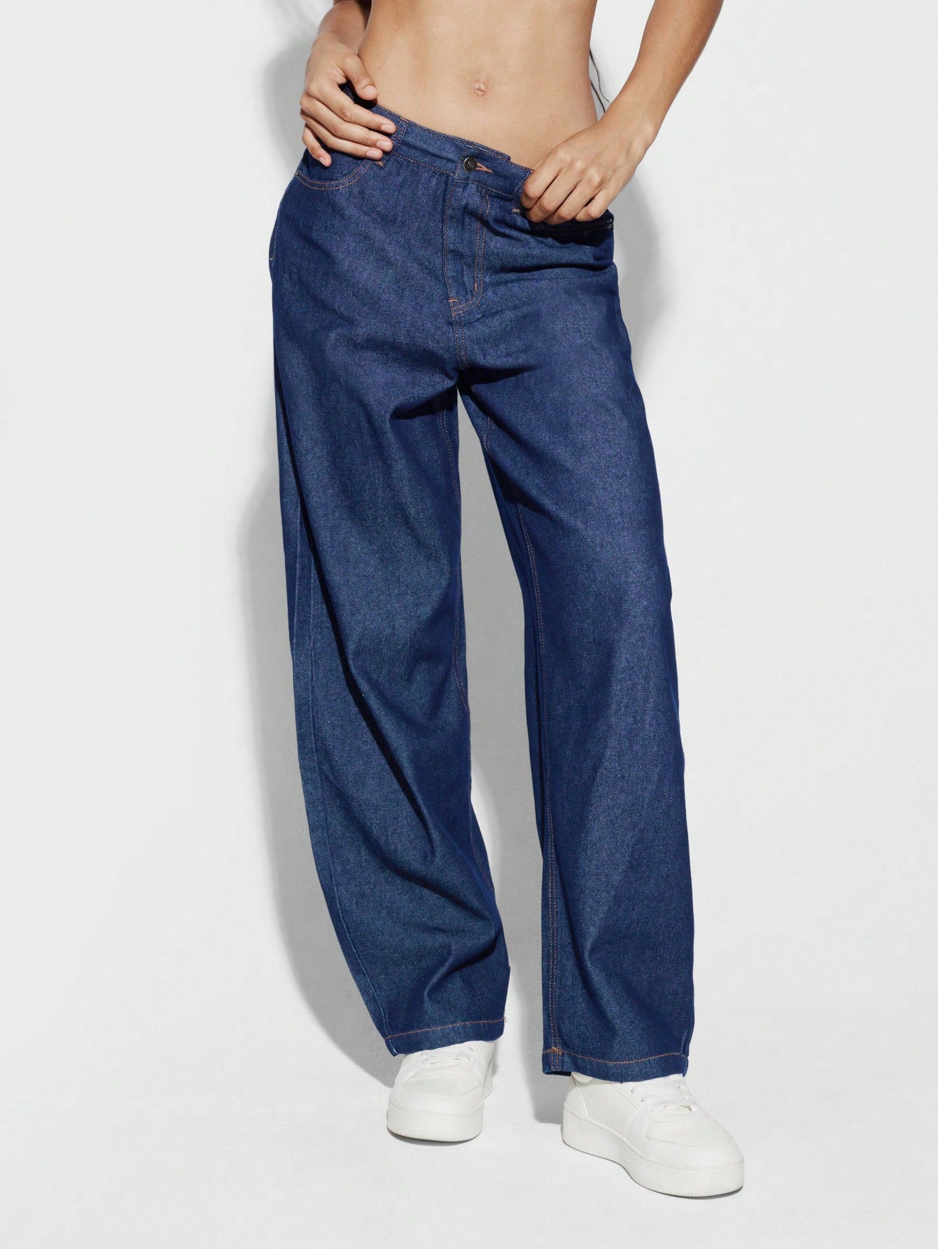 SUMWON WOMEN Mid Rise Barrel Jean