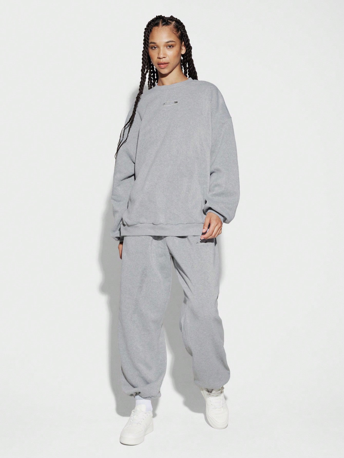 SUMWON WOMEN Oversized Full Sleeves Small Graphic Print Sweatshirt With Baggy Sweatpants