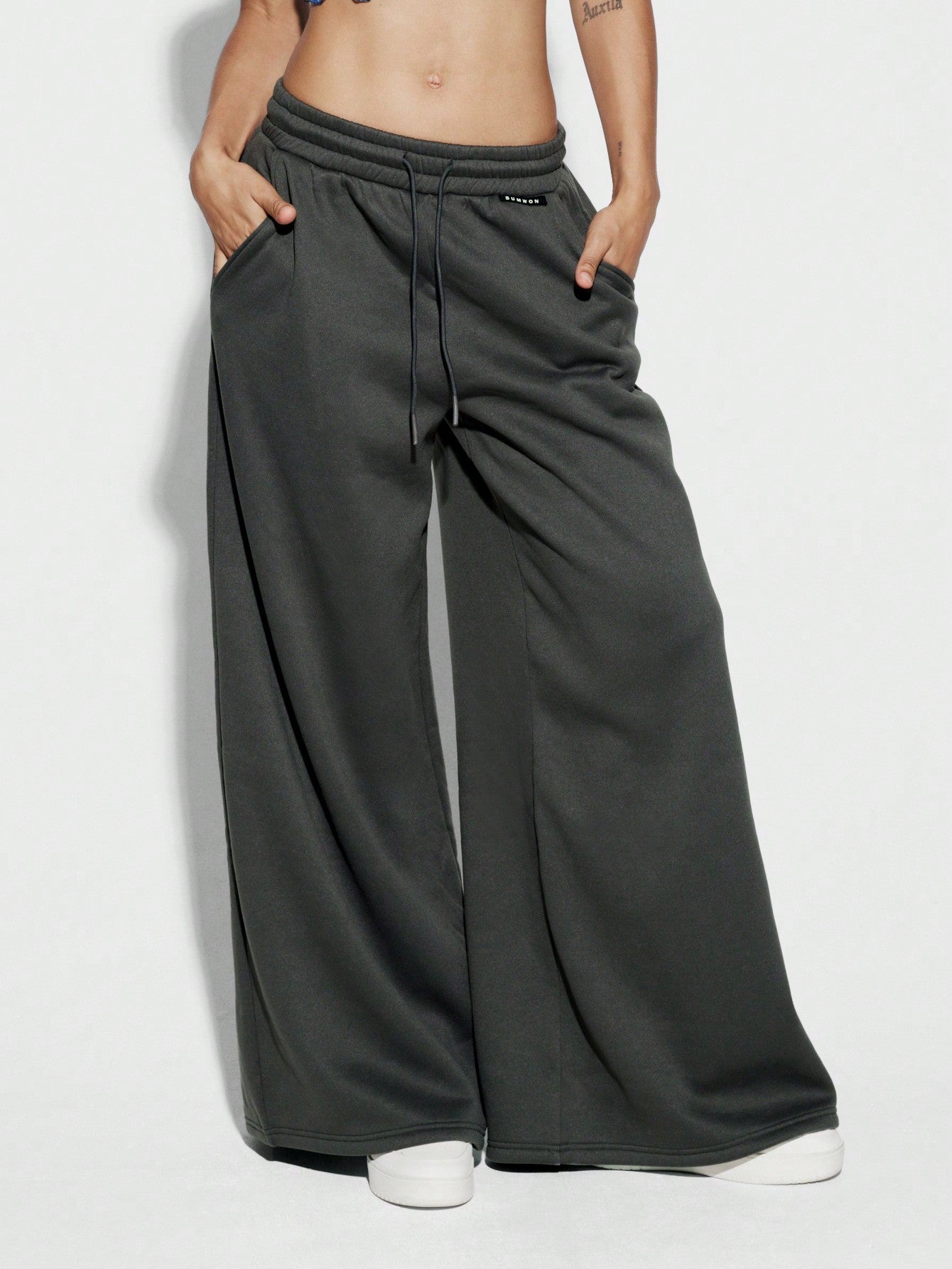 SUMWON WOMEN Wide Leg Essential Sweatpants