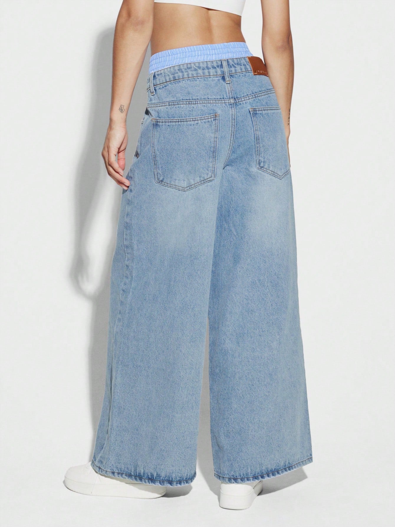 SUMWON WOMEN Wide Leg Washed Denim Jean