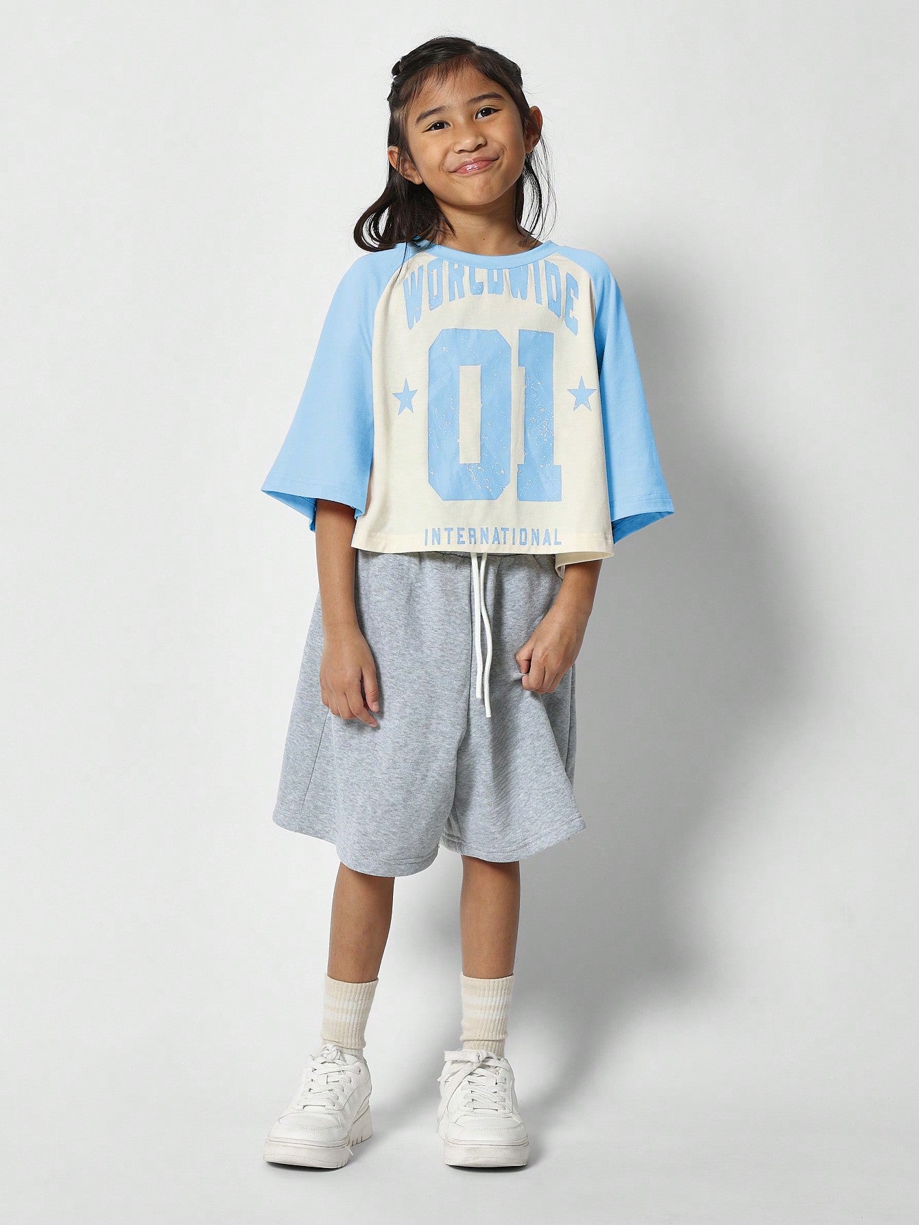 Tween Girls Oversized Crop Fit Raglan Tee With Front Graphic Print