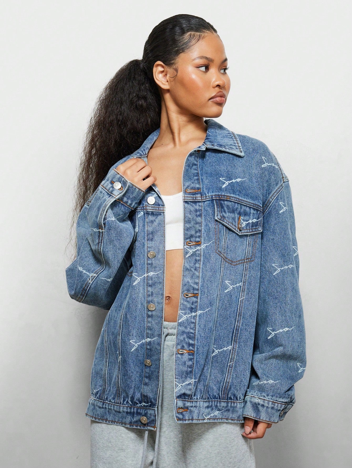 SUMWON WOMEN Oversized Fit Logo Printed Denim Jacket