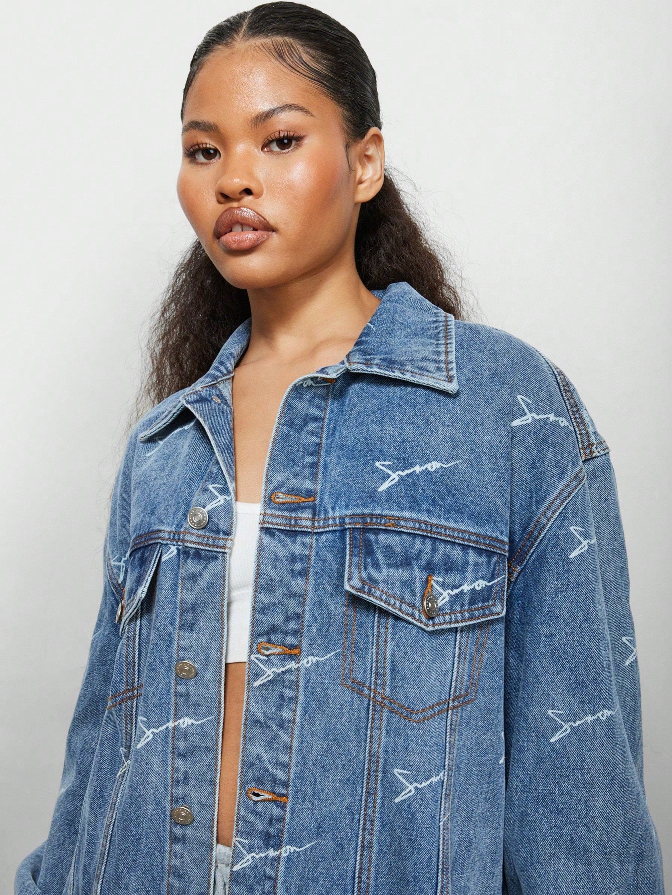 SUMWON WOMEN Oversized Fit Logo Printed Denim Jacket