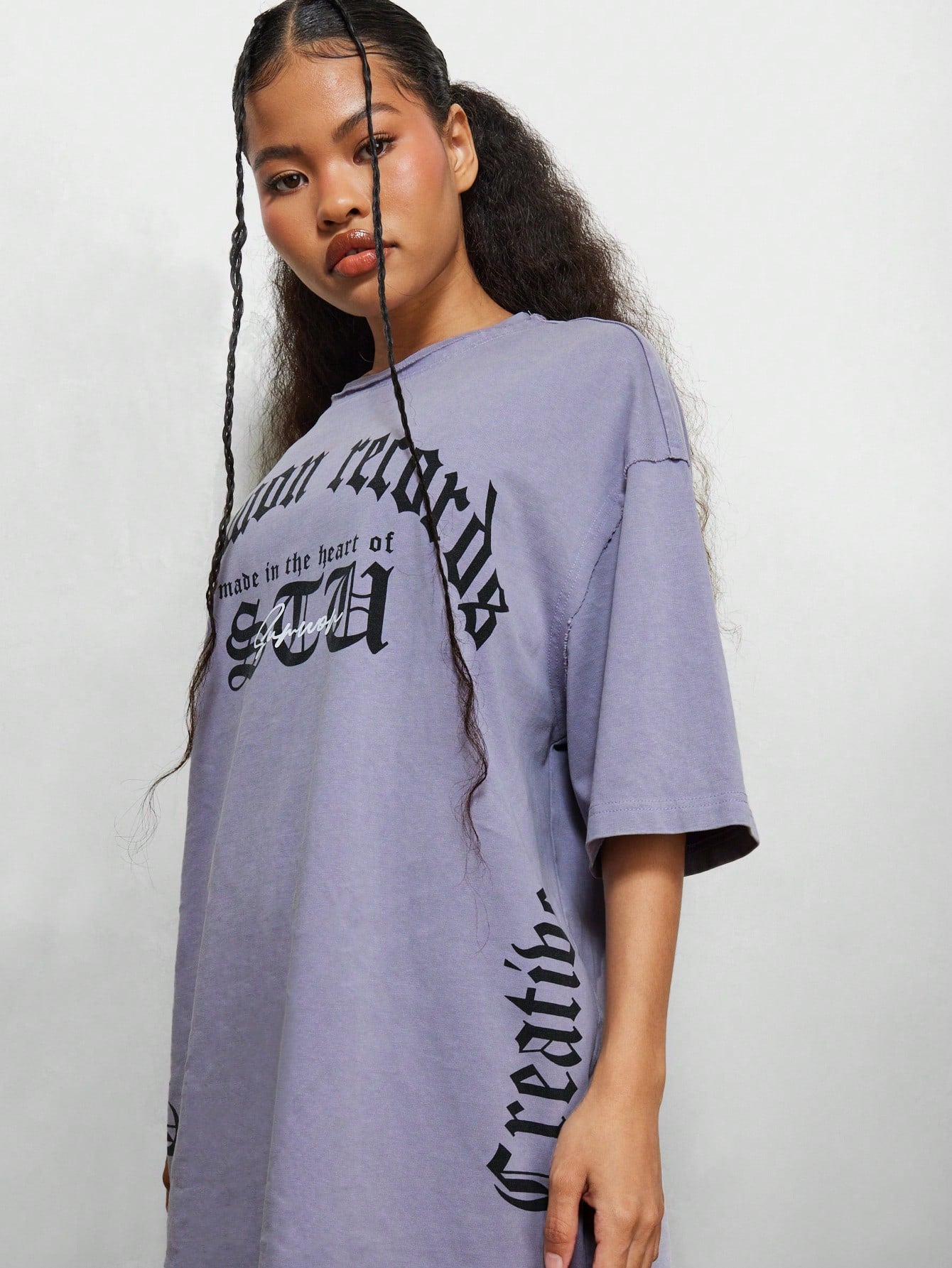 SUMWON WOMEN Oversized Fit Raw Edge Tee With Text Graphic Print