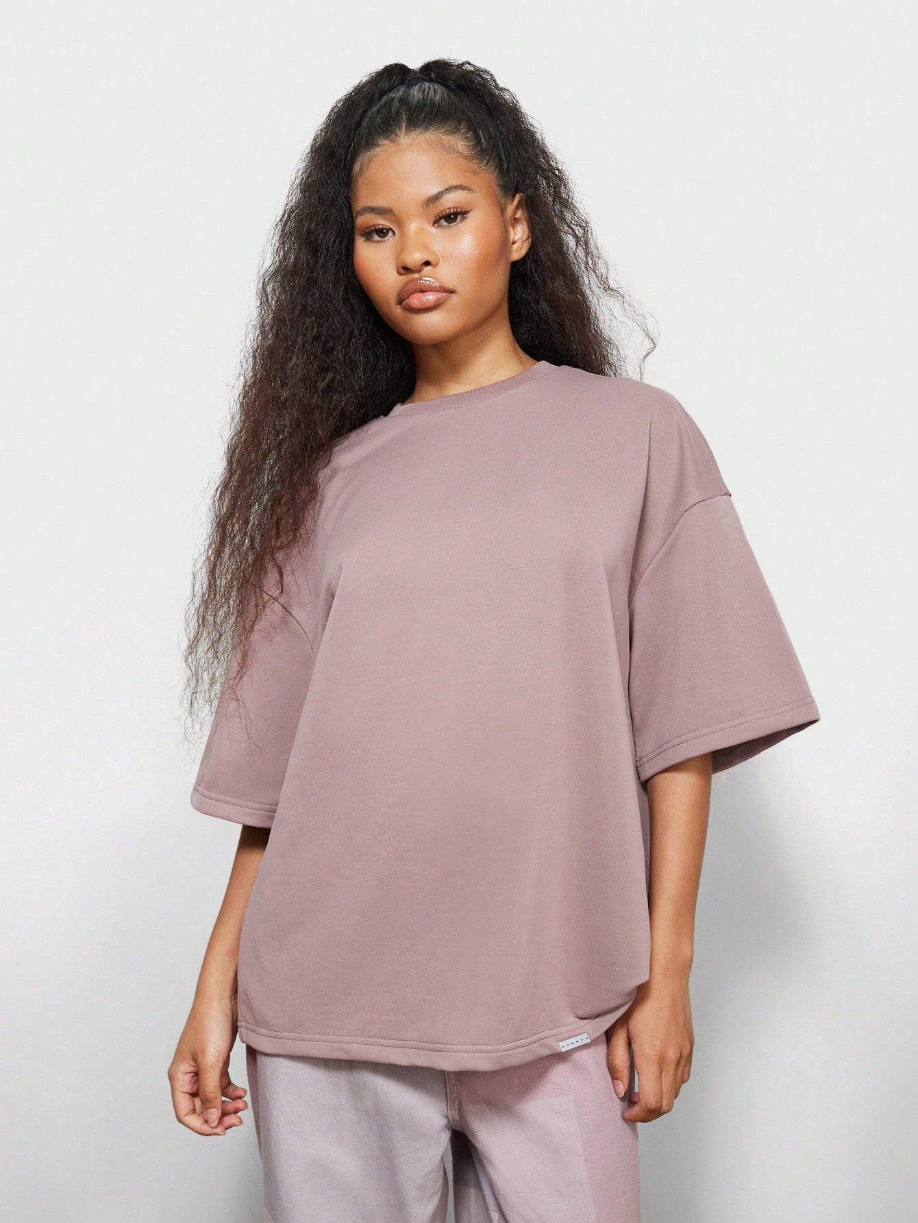 SUMWON WOMEN Boxy Fit Tee With Embossed Graphic Print