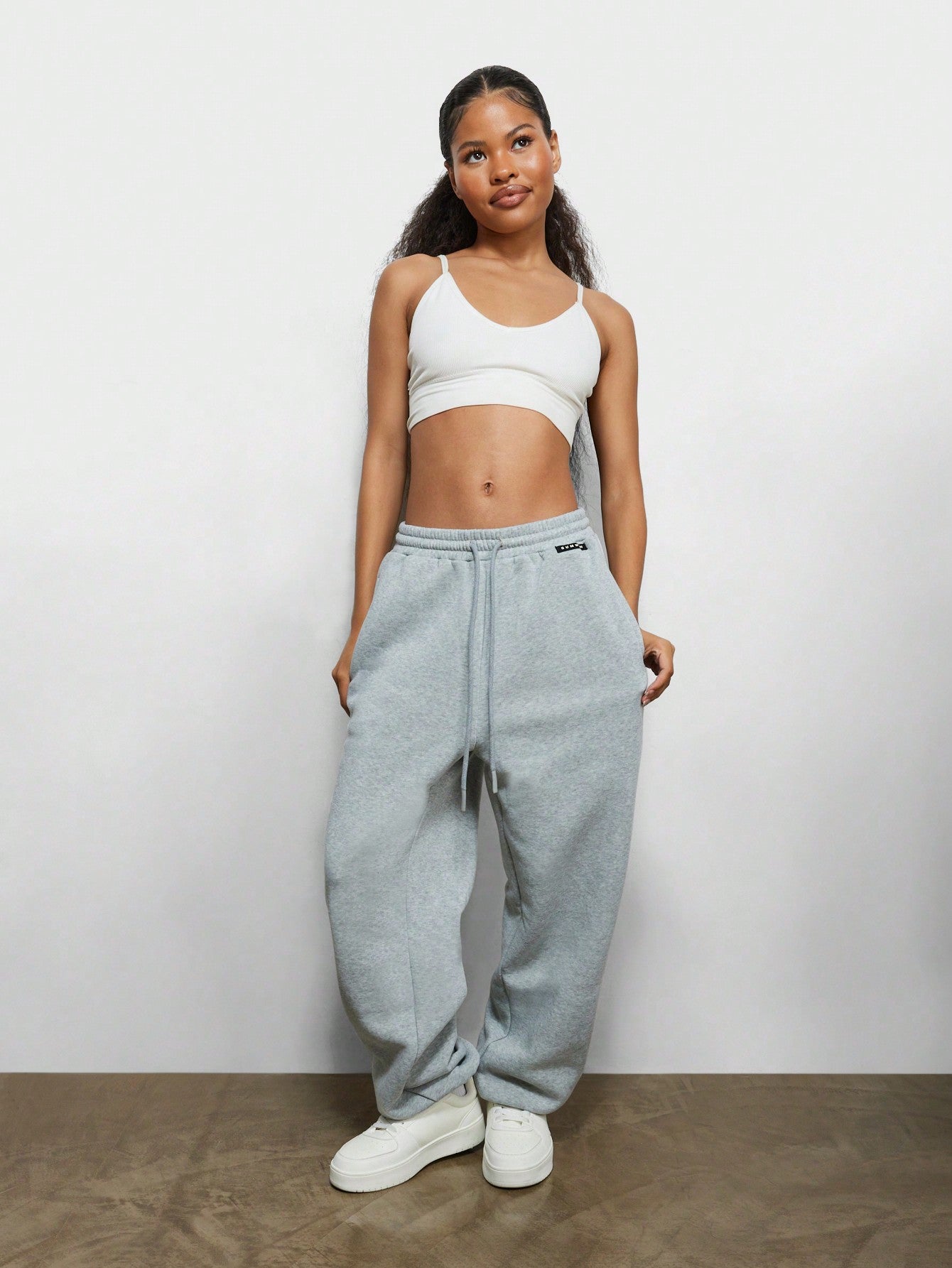 SUMWON WOMEN Loose Fit Washed Cuffed Sweatpants