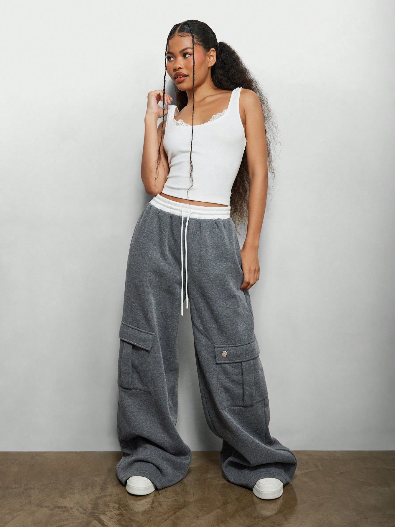 SUMWON WOMEN Wide Leg Cargo Sweatpants With Contrast Waistband