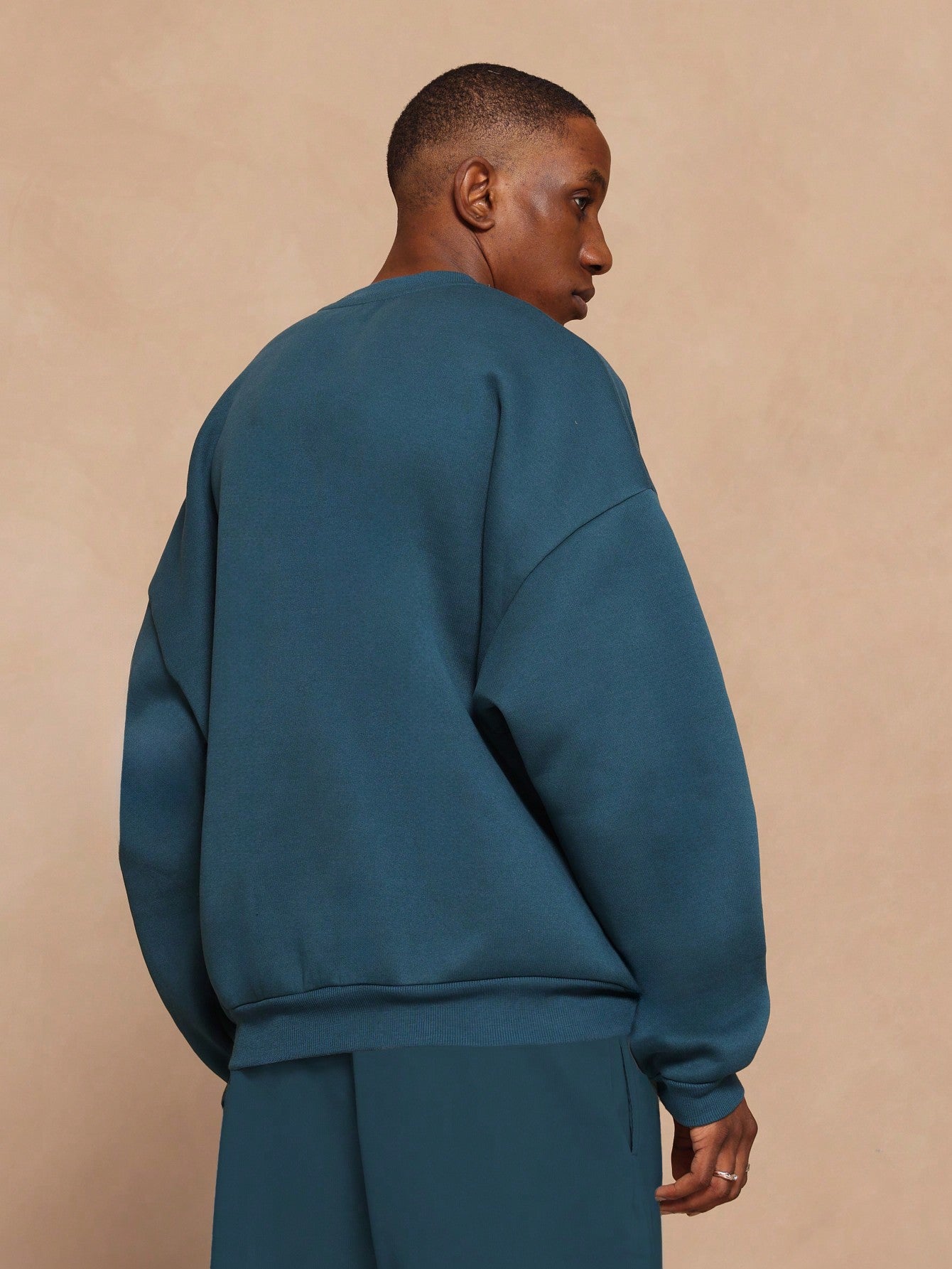 Oversized Fit Heavyweight Essential Sweatshirt With Side Pocket