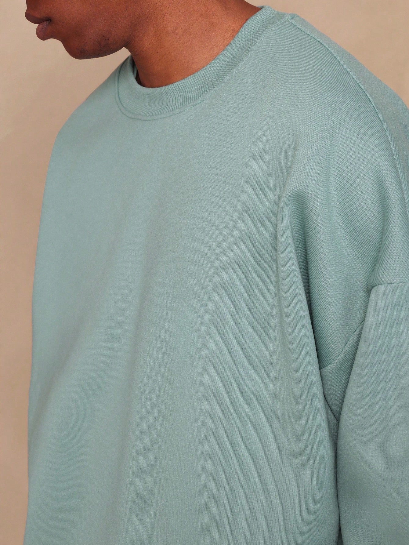 Boxy Fit Heavyweight Essential Sweatshirt