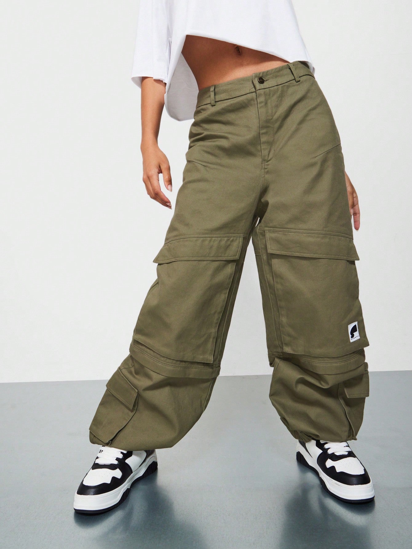 SUMWON WOMEN Loose Baggy Fit Cuff Hem Cargo Pants