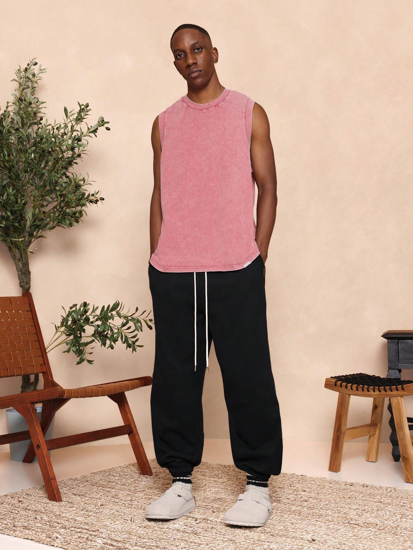 Regular Fit Washed Sleeveless Essential Tank Top