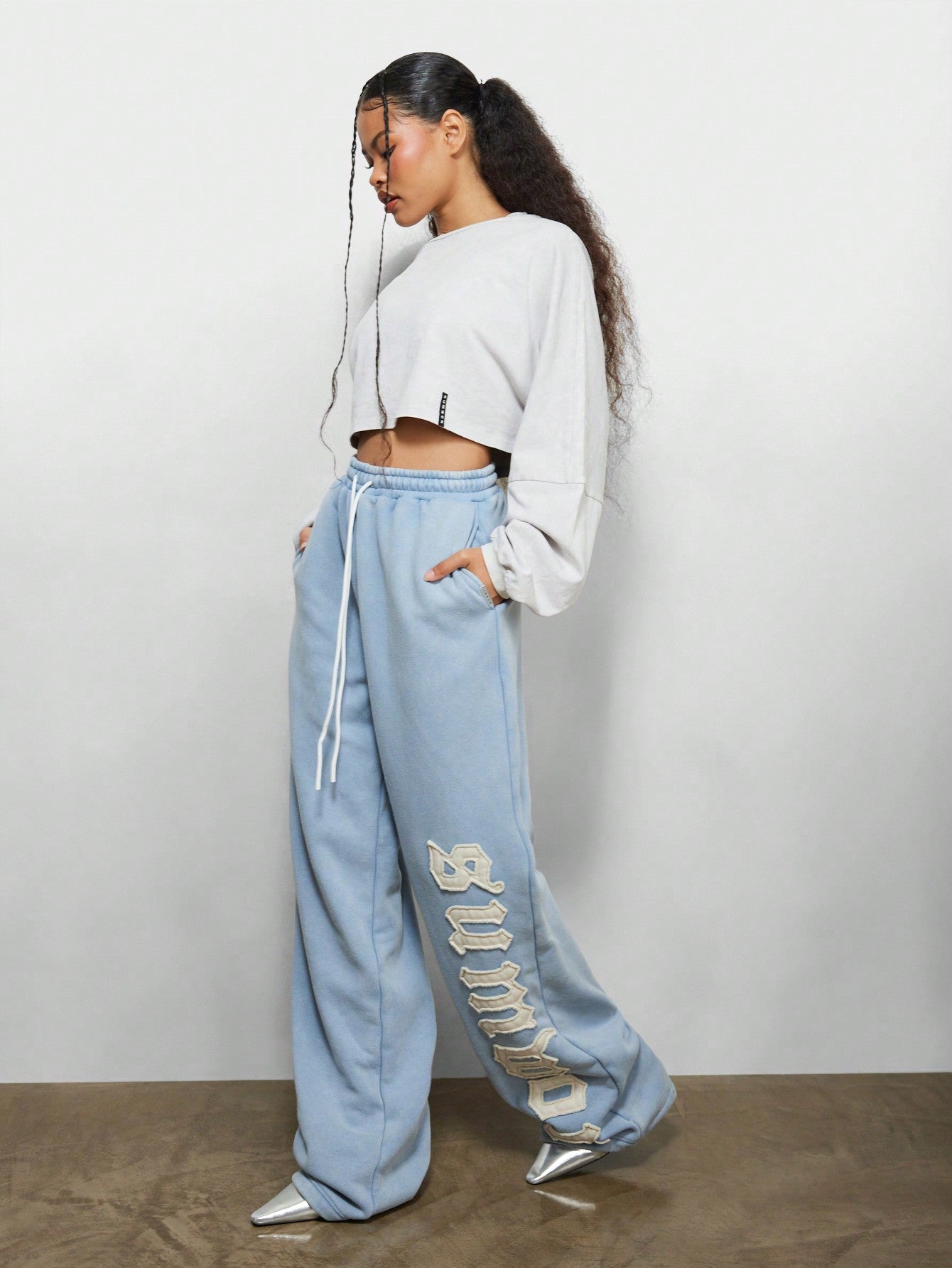 SUMWON WOMEN Wide Leg Washed Sweatpants With Applique