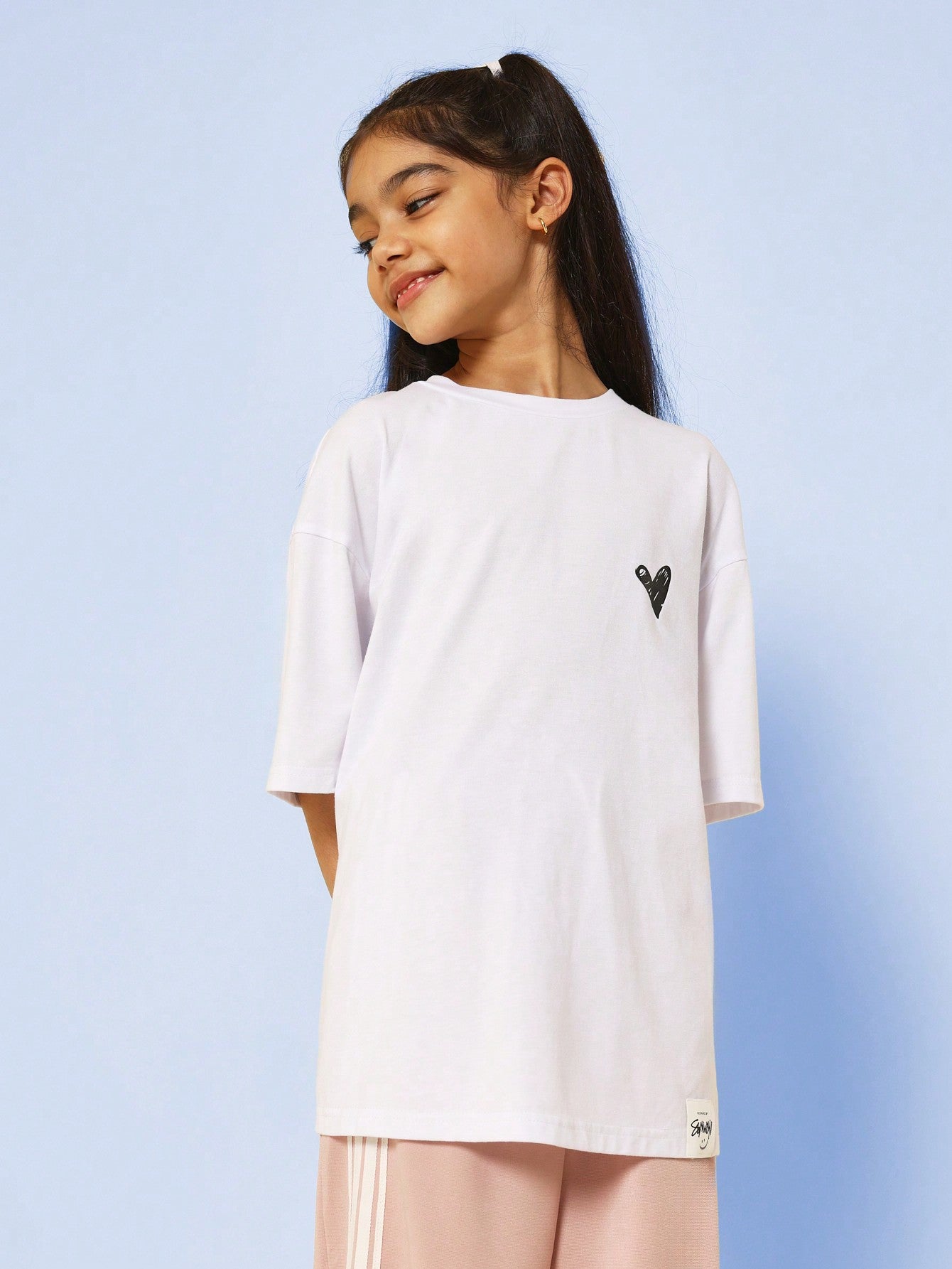 Tween Girls Oversized Fit Tee With Heart & Back Graphic Print