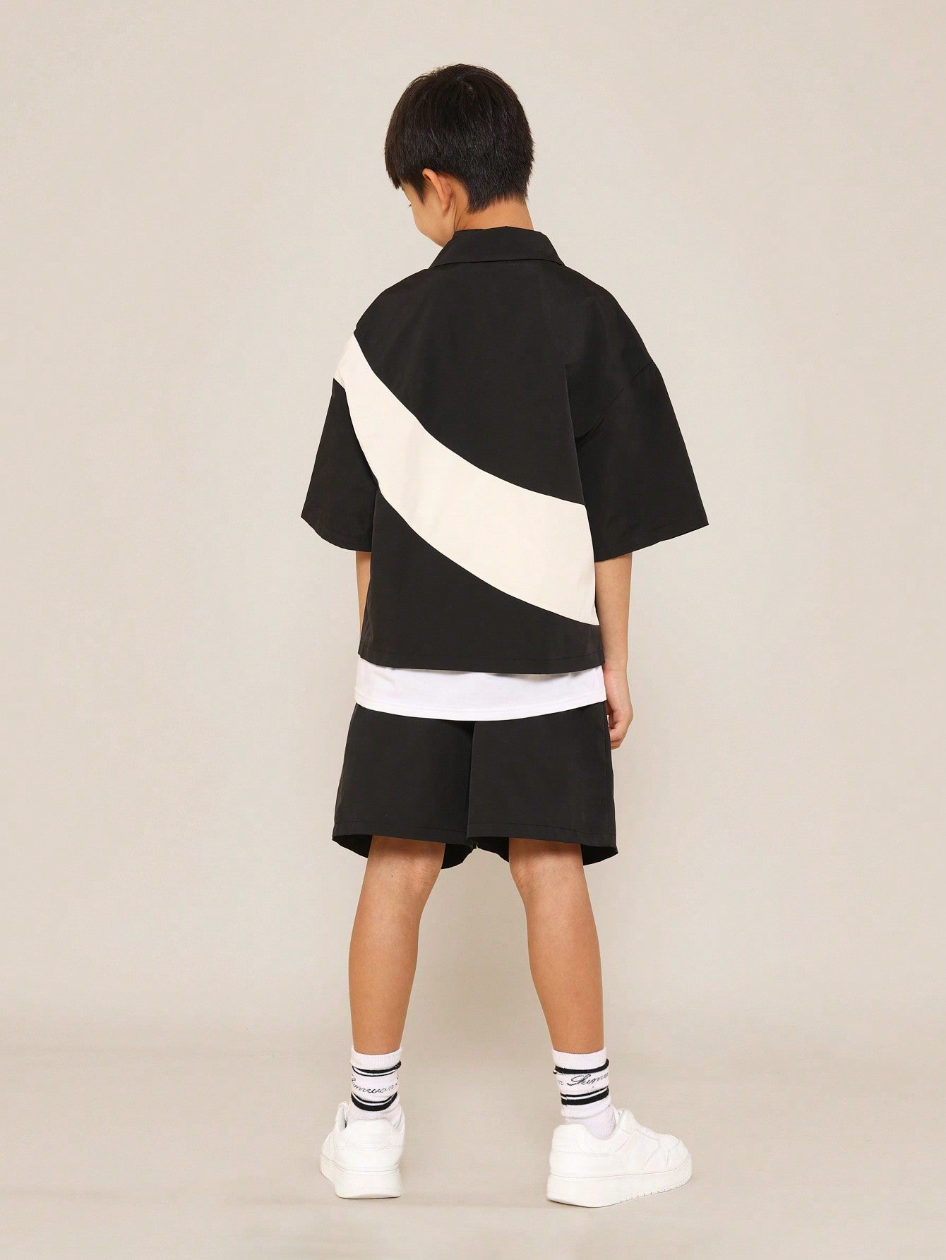 Tween Boys Boxy Fit Colour Block Zip Through Shirt And Short With Letter Graphic Print