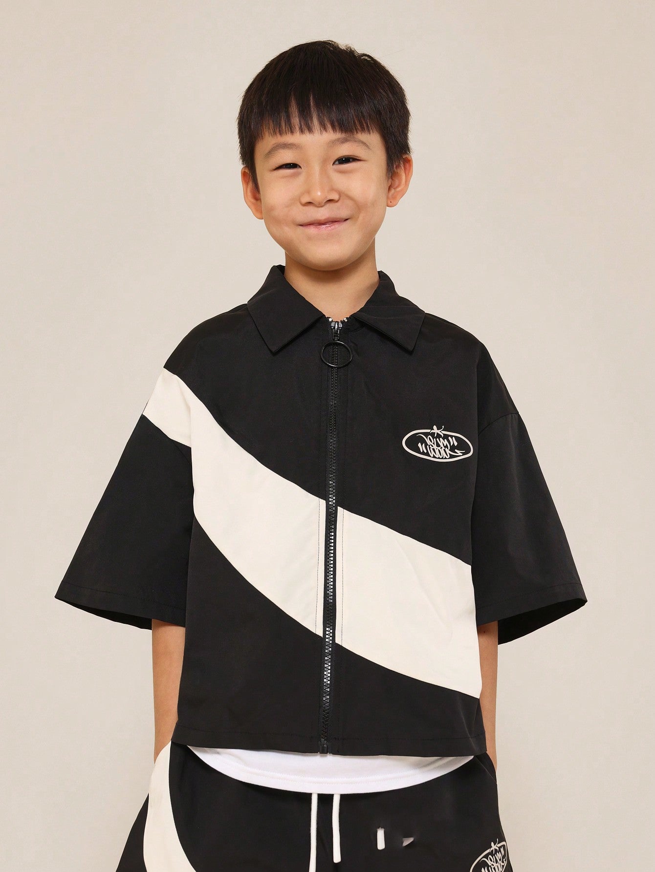 Tween Boys Boxy Fit Colour Block Zip Through Shirt And Short With Letter Graphic Print