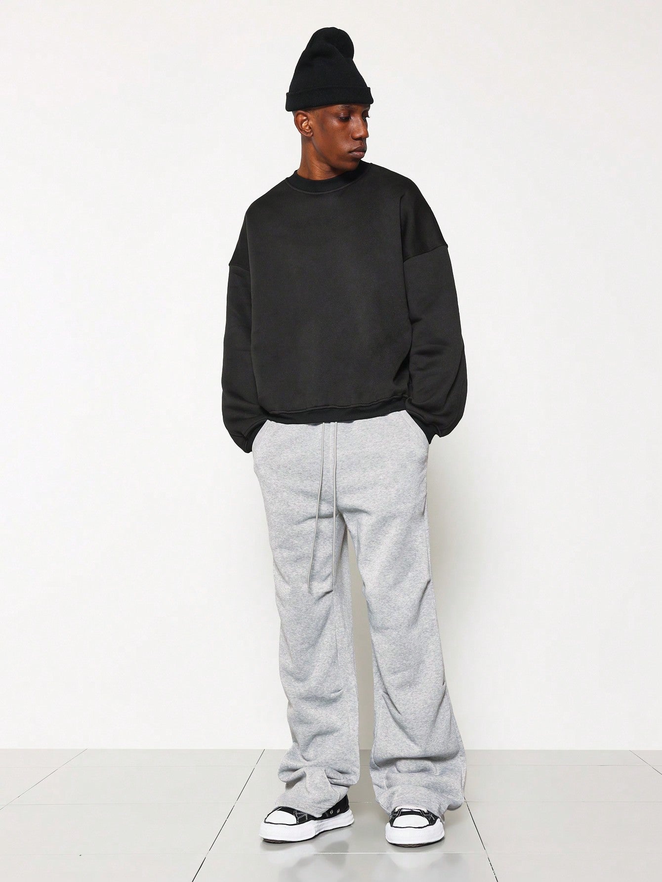 Wide Leg Jogger With Raw Edge Back Pocket Detail