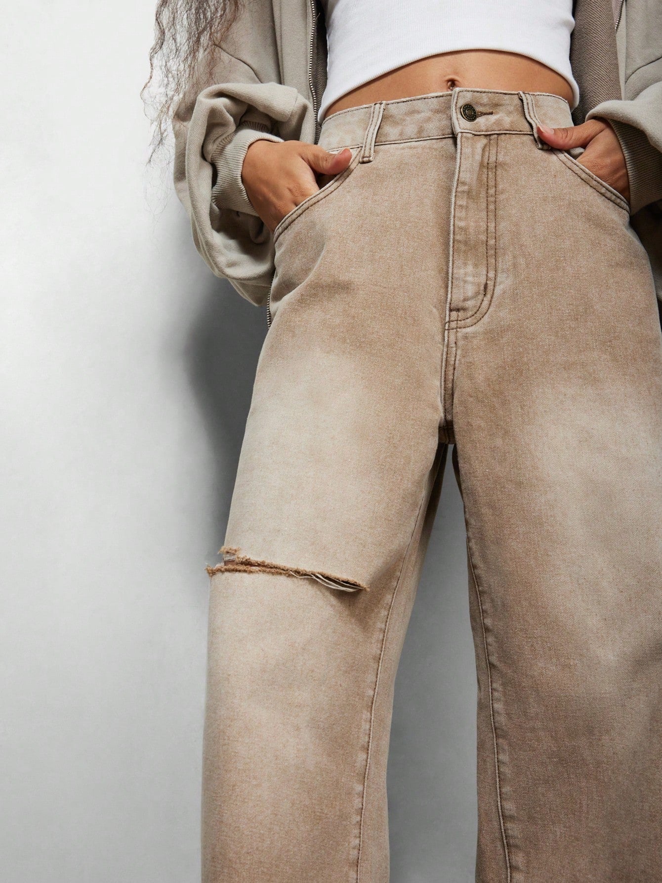 SUMWON WOMEN Baggy Fit Washed  Ripped Jean