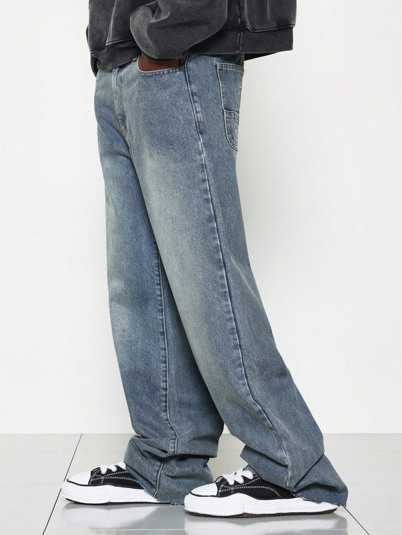 Loose Fit Baggy Jeans With Back Embroidery