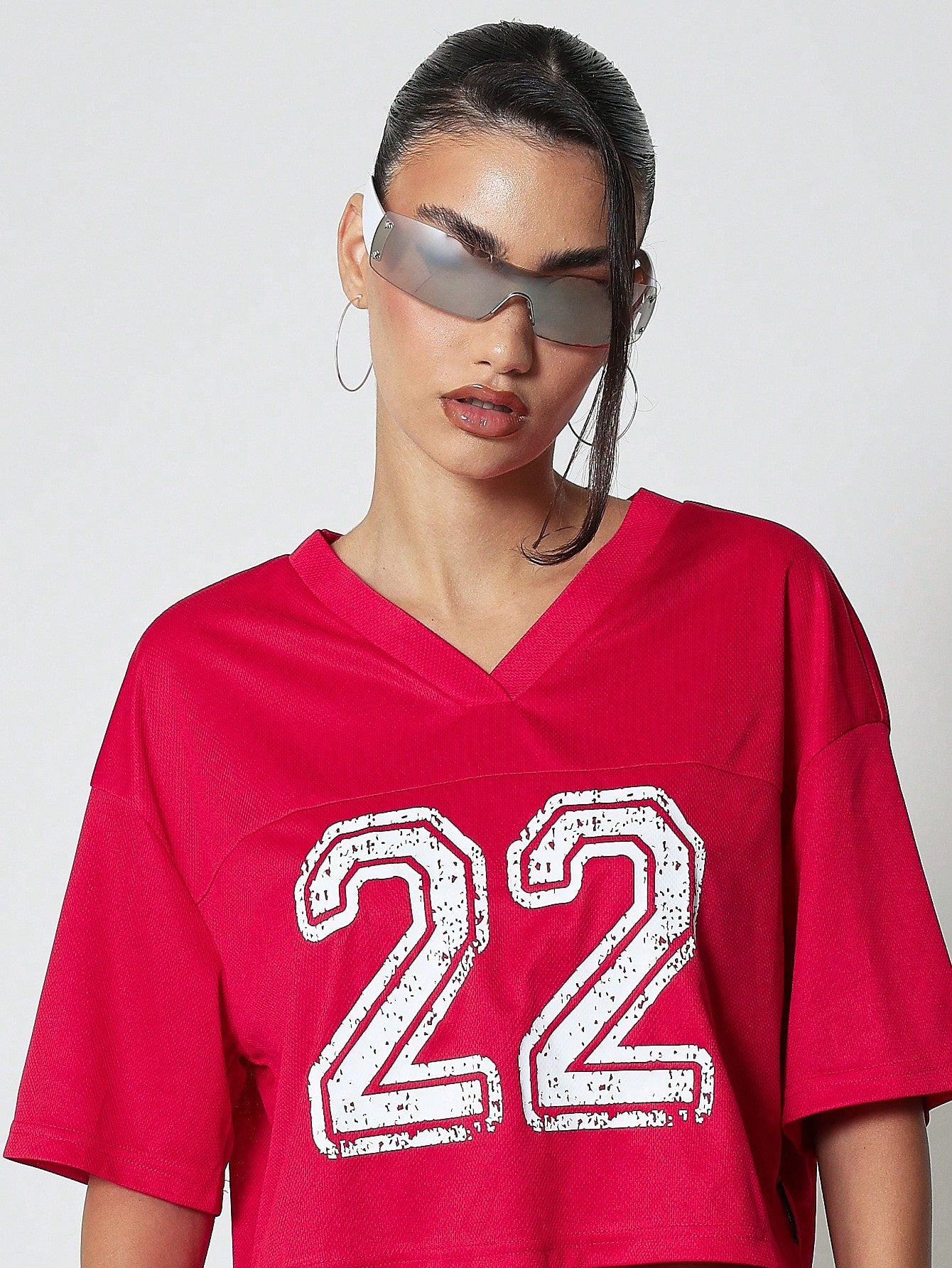 SUMWON WOMEN Crop Baller Tee With Number 22 Graphic Print