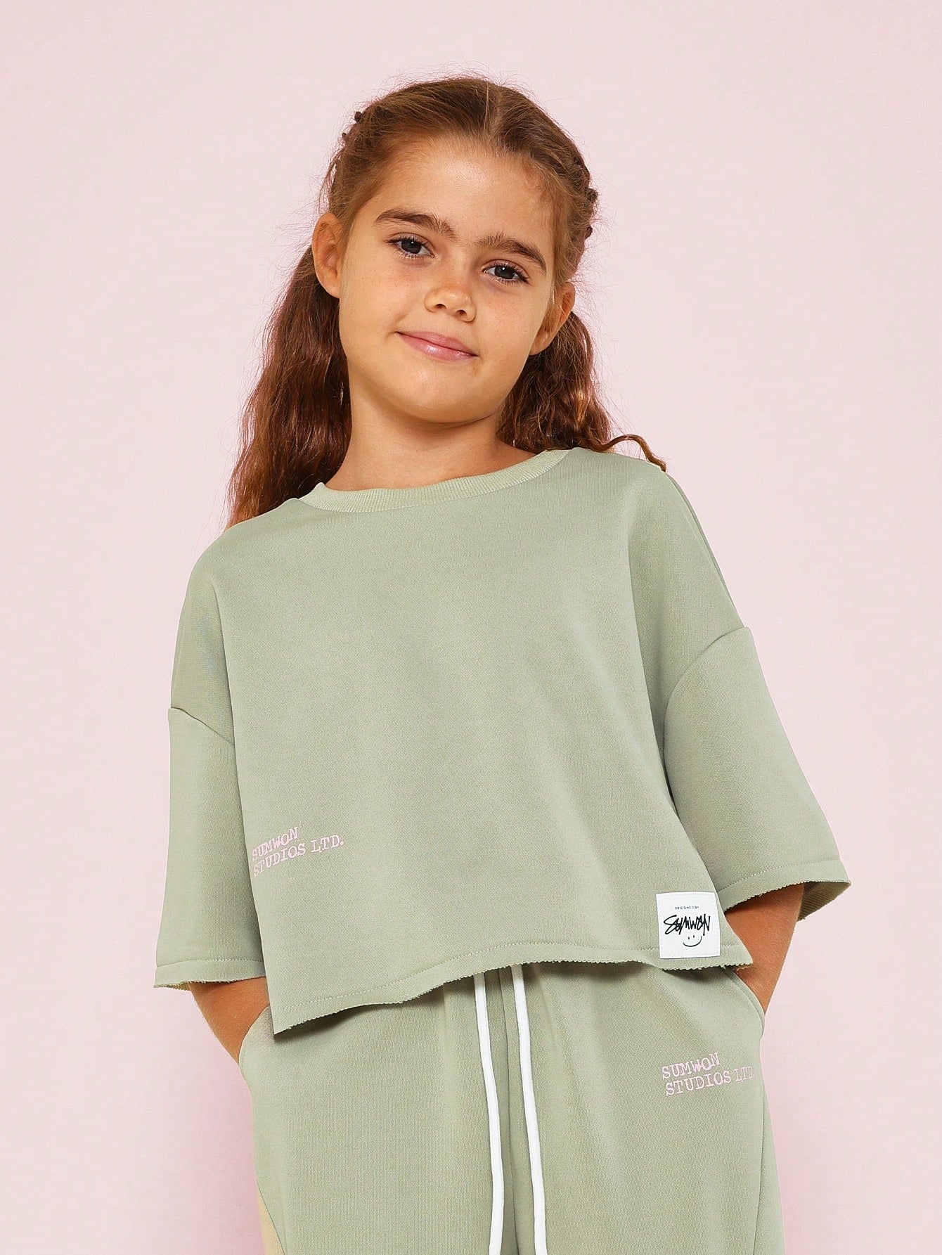 Tween Girls Raw Edge Crop Fit Tee With Sweatpants 2 Piece Set