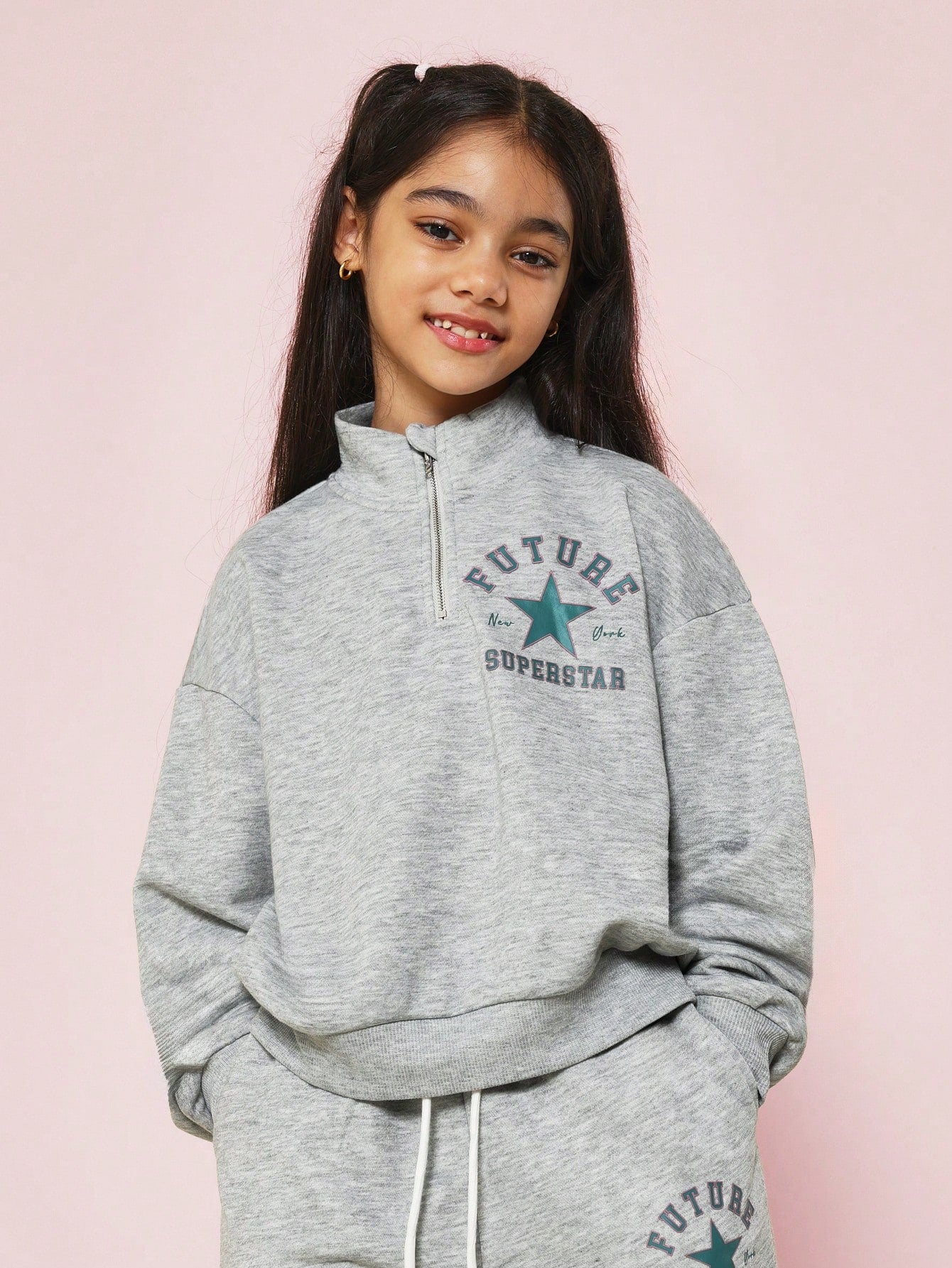 Tween Girls Funnel Neck Long Sleeve Sweatshirt And Straight Fit Sweatpants With Graphic Print 2 Piece Set