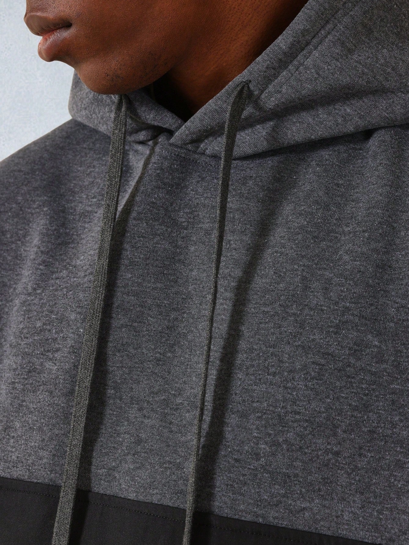 Cropped Sleeveless Hoodie With Nylon Pocket