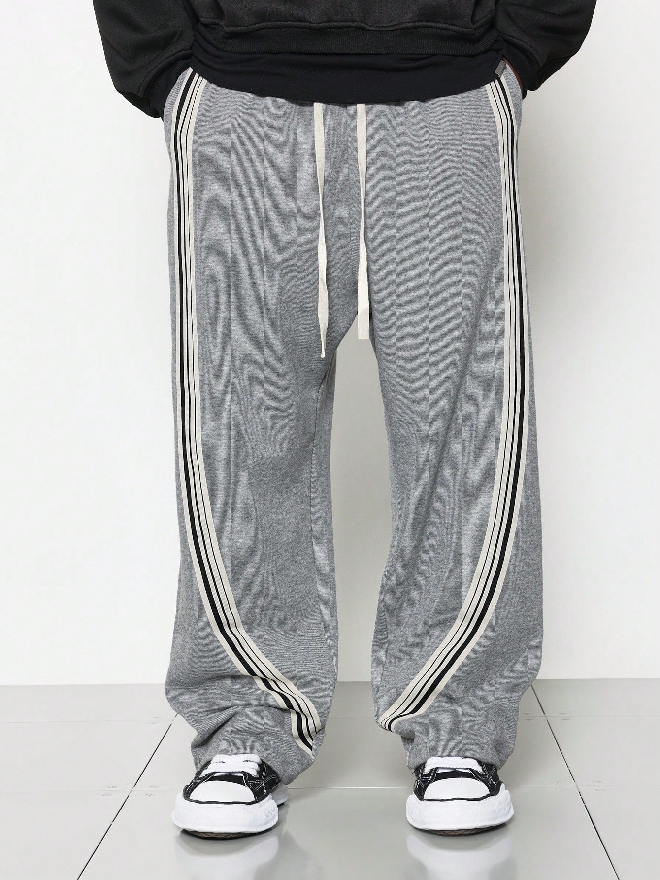 Loose Fit Side Tape Jogger