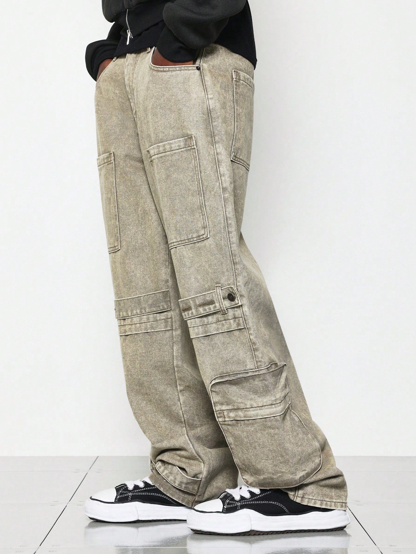 Skater Fit Washed Multi Pocket Cargo Jean