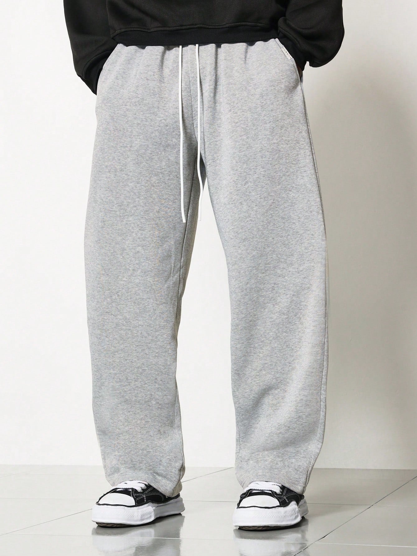 Skater Fit Sweatpants With Back Pocket Embroidery