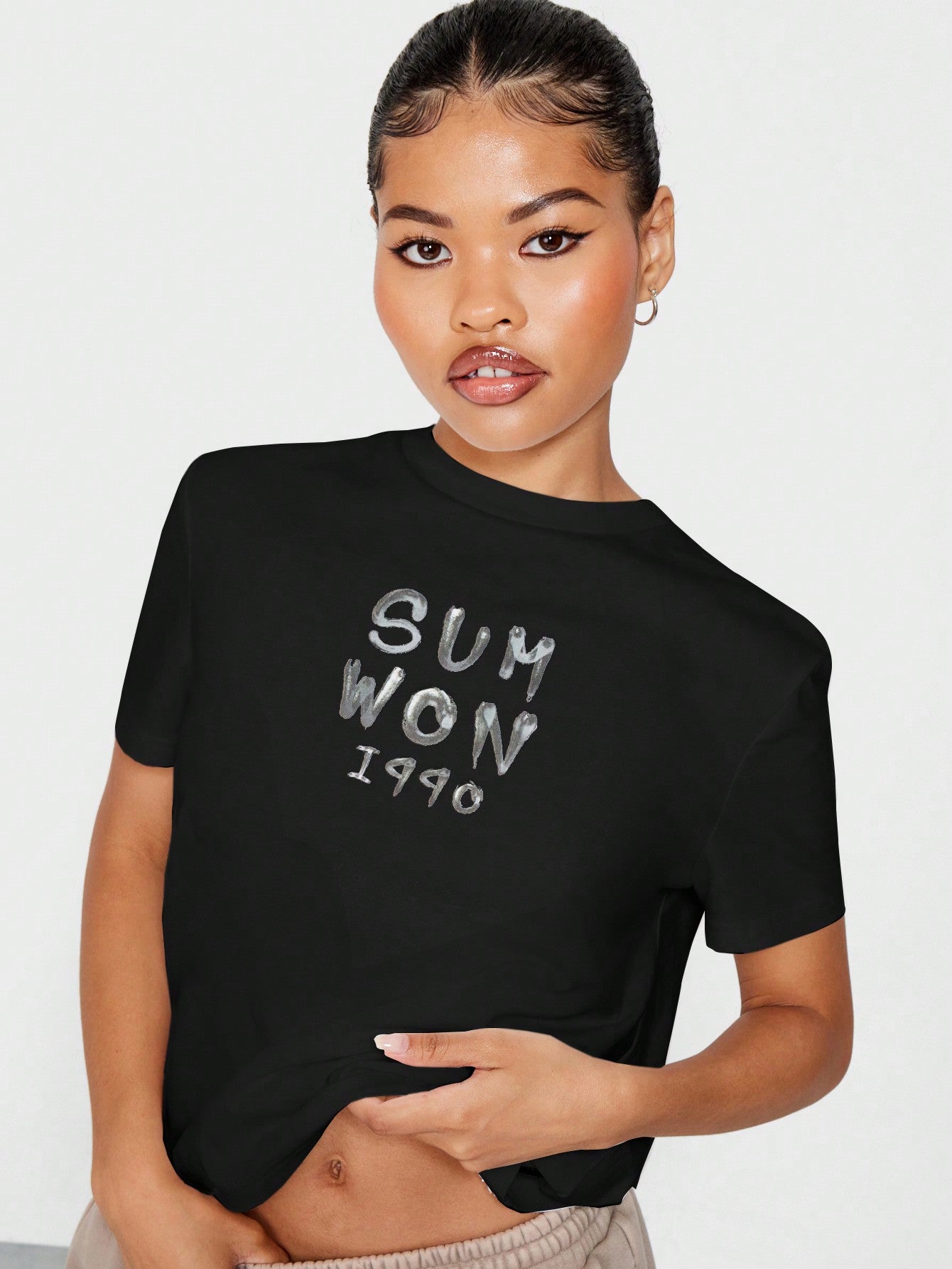 SUMWON WOMEN Round Neck Short Sleeves Graphic Tee