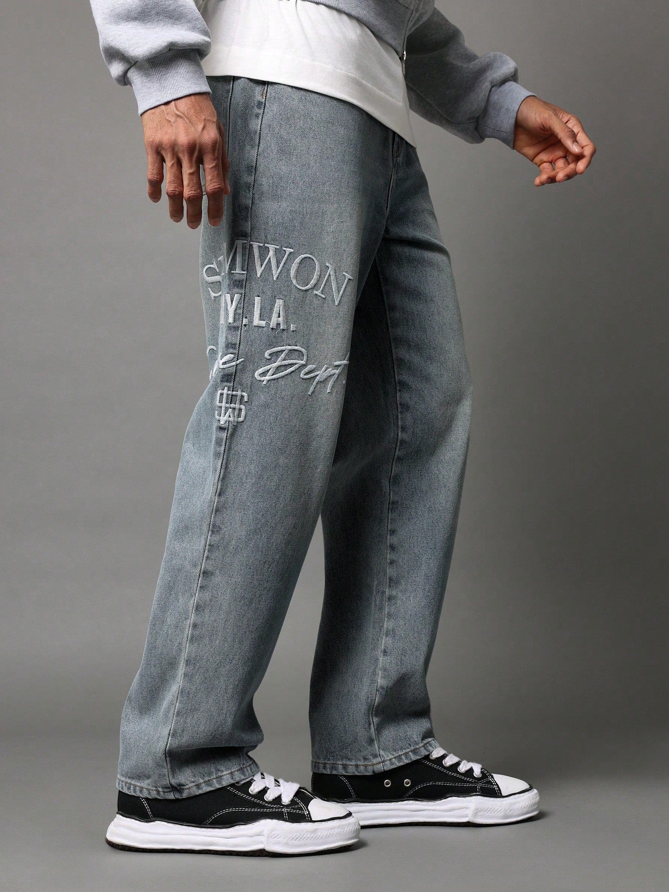 Straight Fit Washed Jean With Embroidery