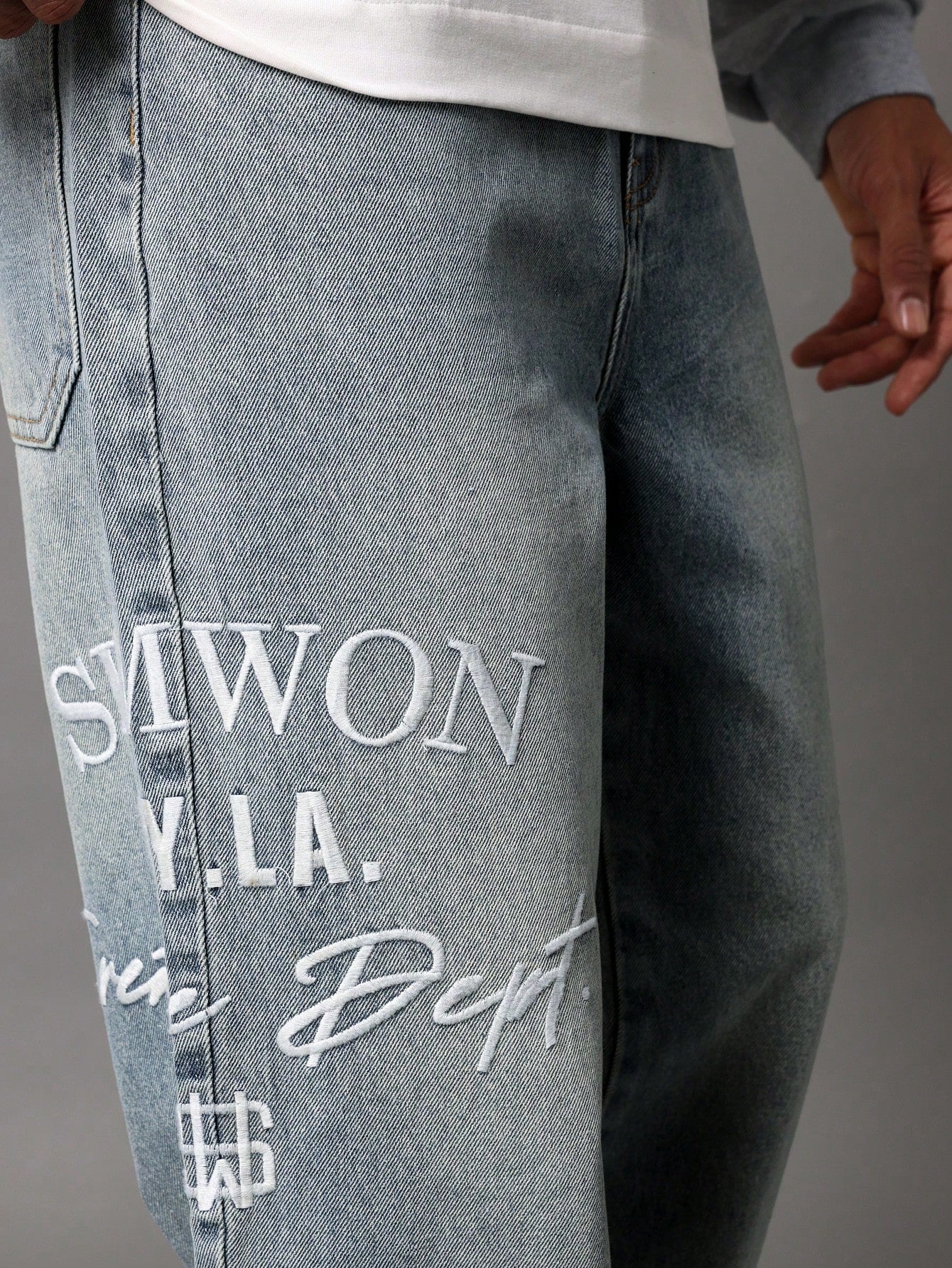 Straight Fit Washed Jean With Embroidery