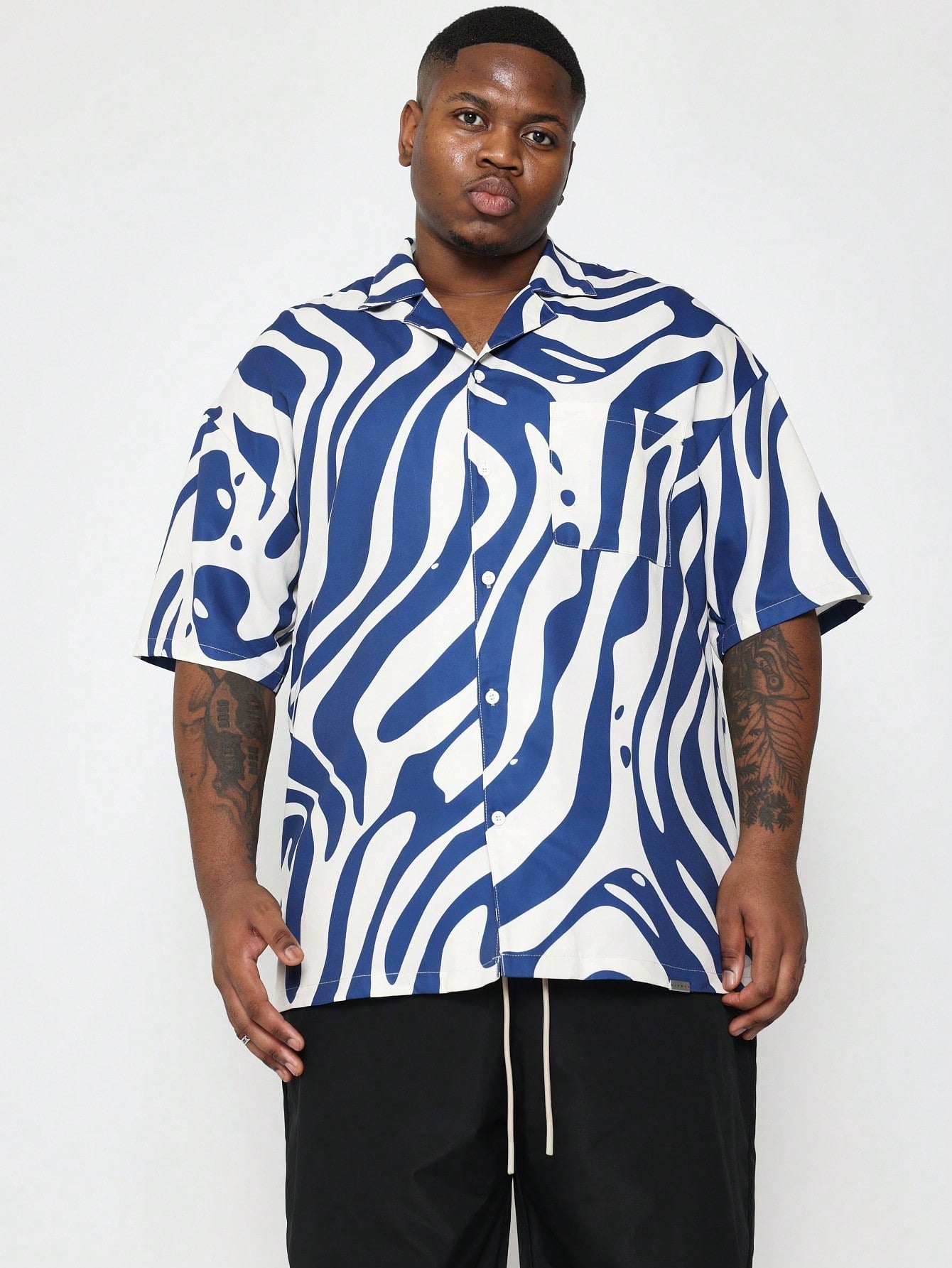 Plus Size Short Sleeve All Over Swirl Print Shirt With Back Graphic Print