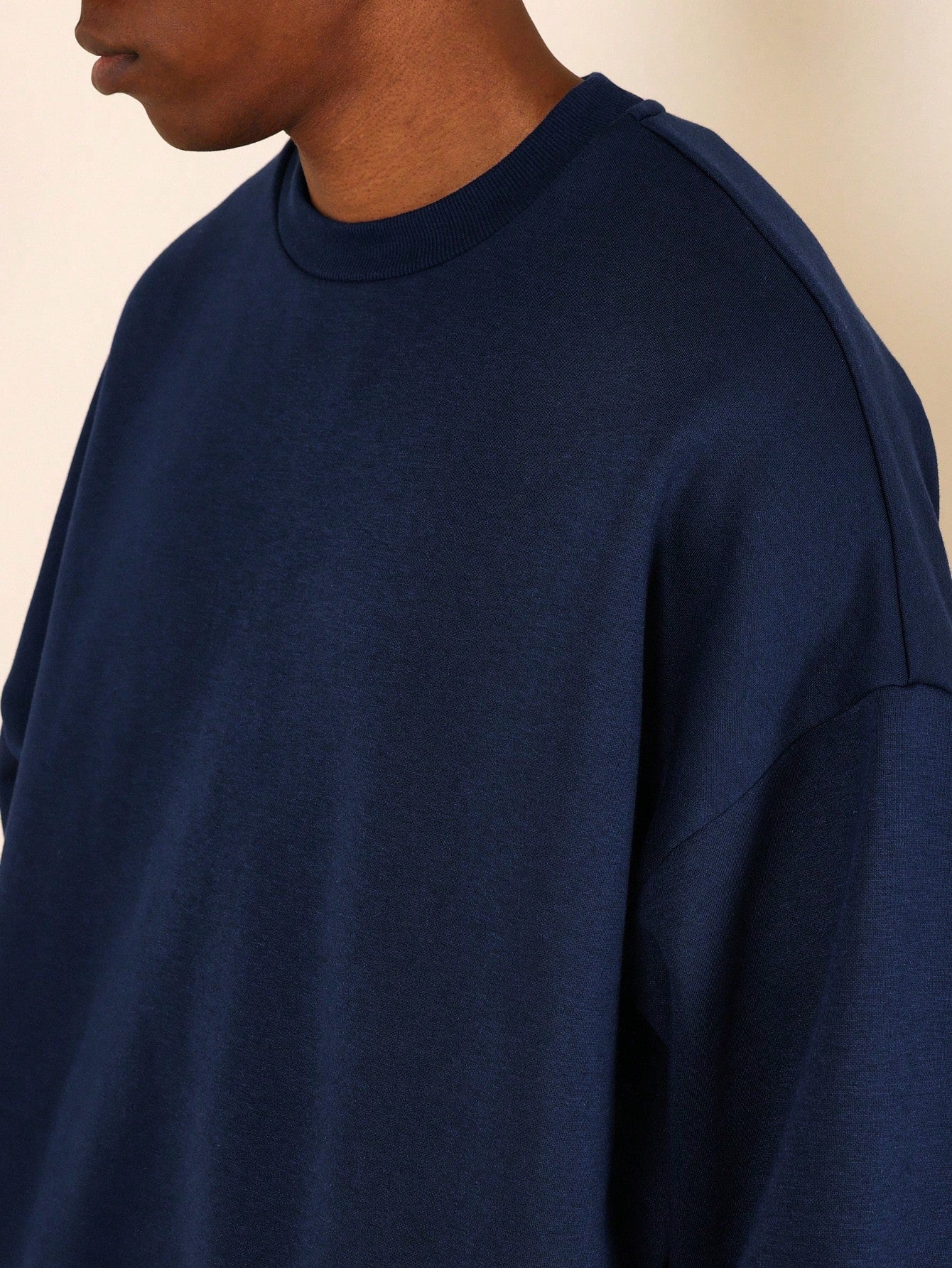 Regular Fit Premium Heavyweight Essential Sweatshirt With Side Pockets